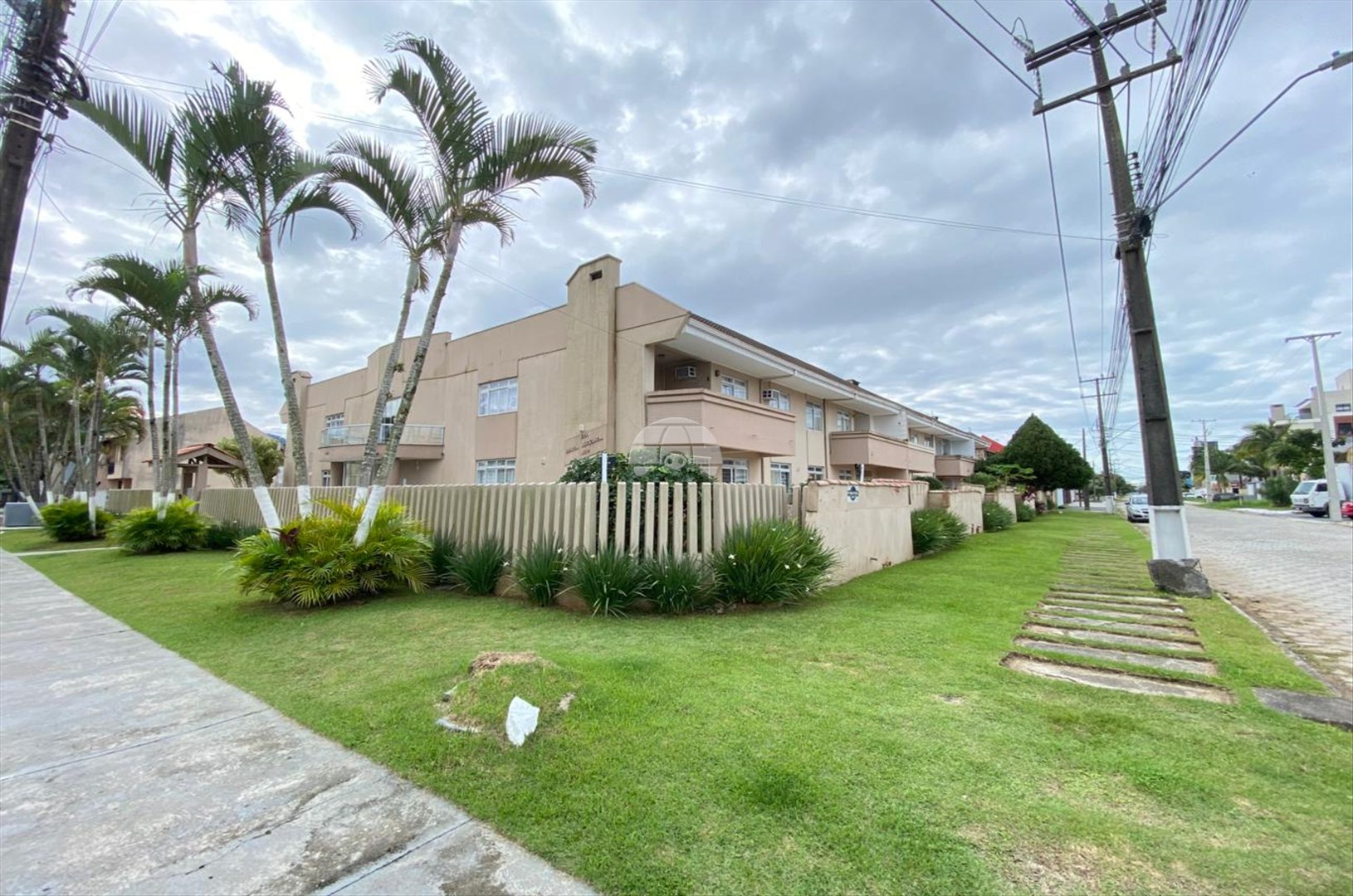 Apartamento à venda em Caioba, Matinhos — Portal Chave Fácil