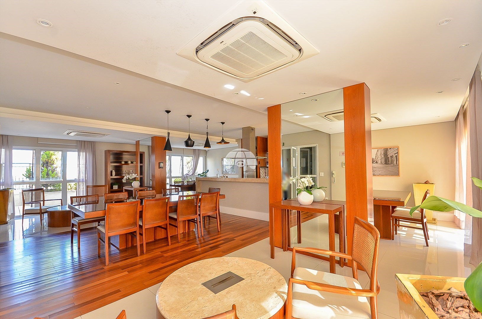 Apartamento à venda em Centro, Curitiba — Toyo Imóveis - Curitiba/PR