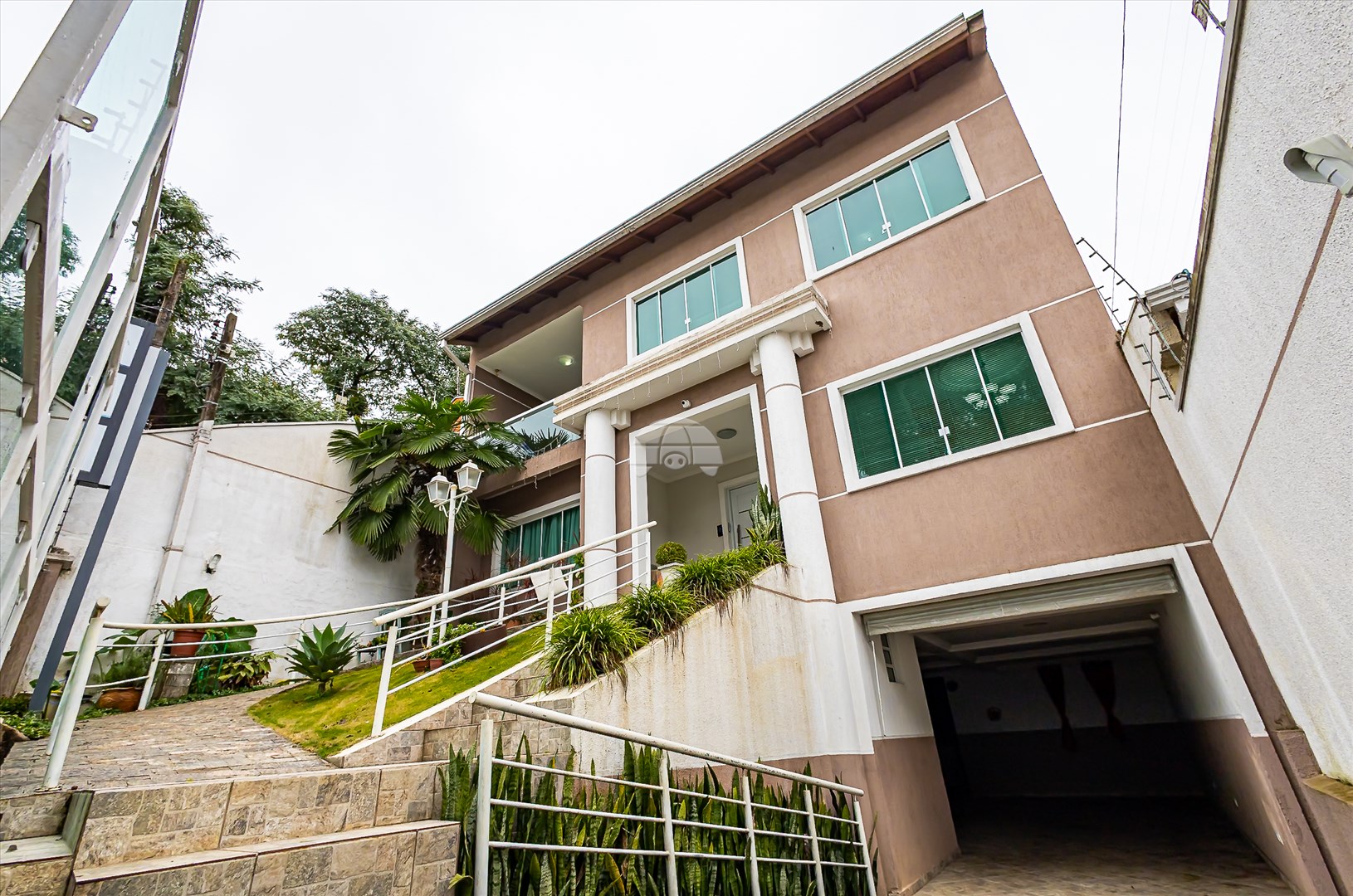 Casa à venda em Água Verde, Curitiba — Kondor Imóveis: Imobiliária em Curitiba | Uma imobiliária pra você