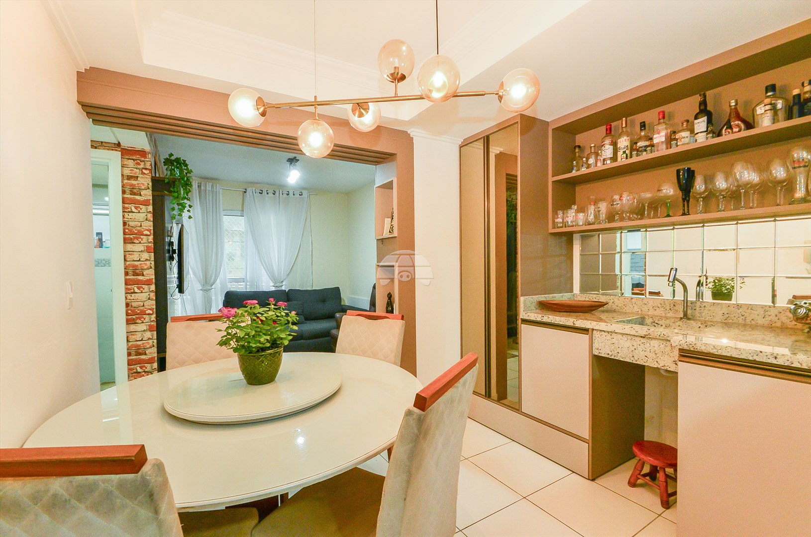 Apartamento à venda em Santa Cândida, Curitiba — GOMES CONSULTOR IMOBILIARIO LTDA.