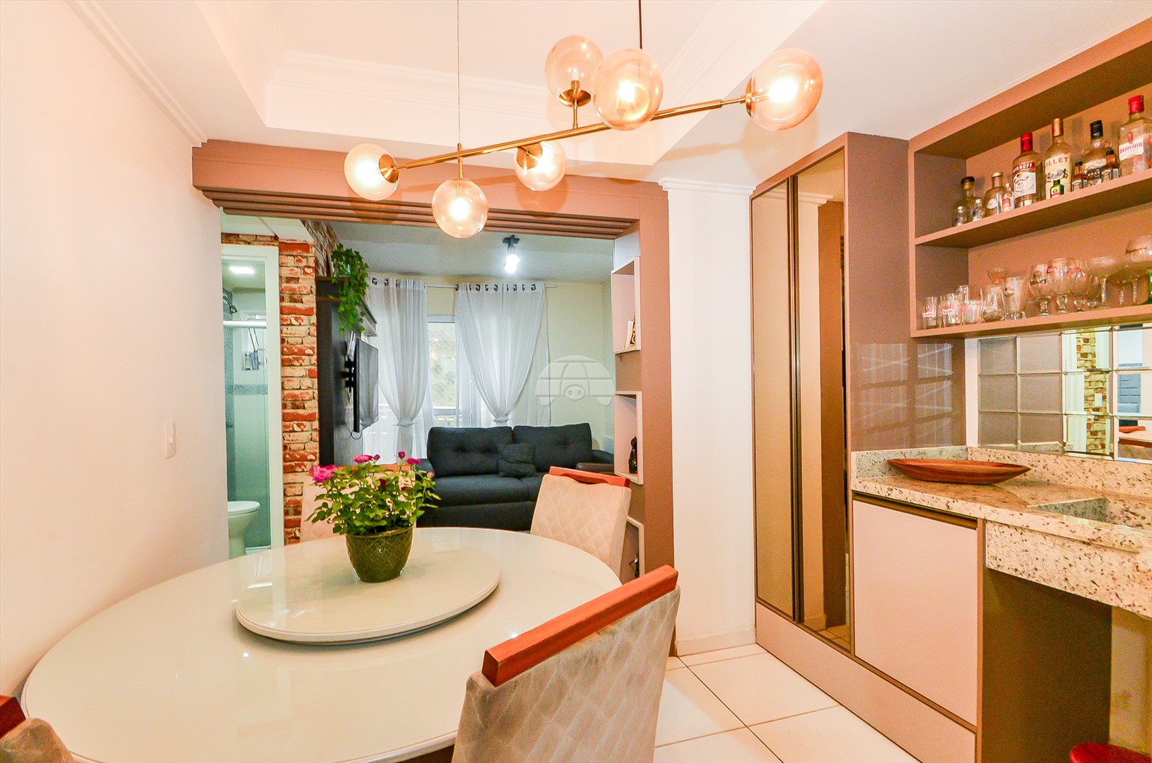Apartamento à venda em Santa Cândida, Curitiba — GOMES CONSULTOR IMOBILIARIO LTDA.