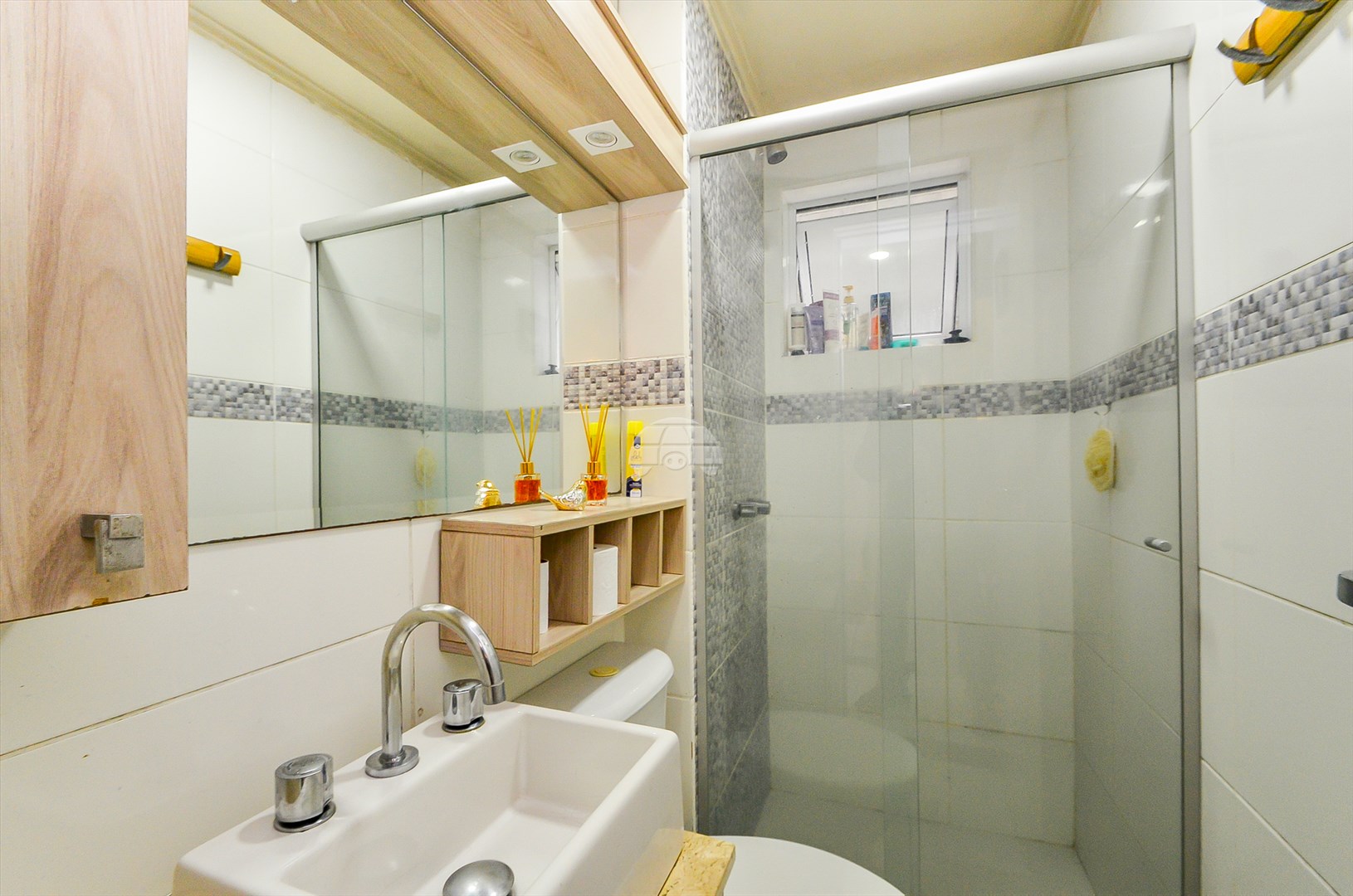 Apartamento à venda em Santa Cândida, Curitiba — GOMES CONSULTOR IMOBILIARIO LTDA.