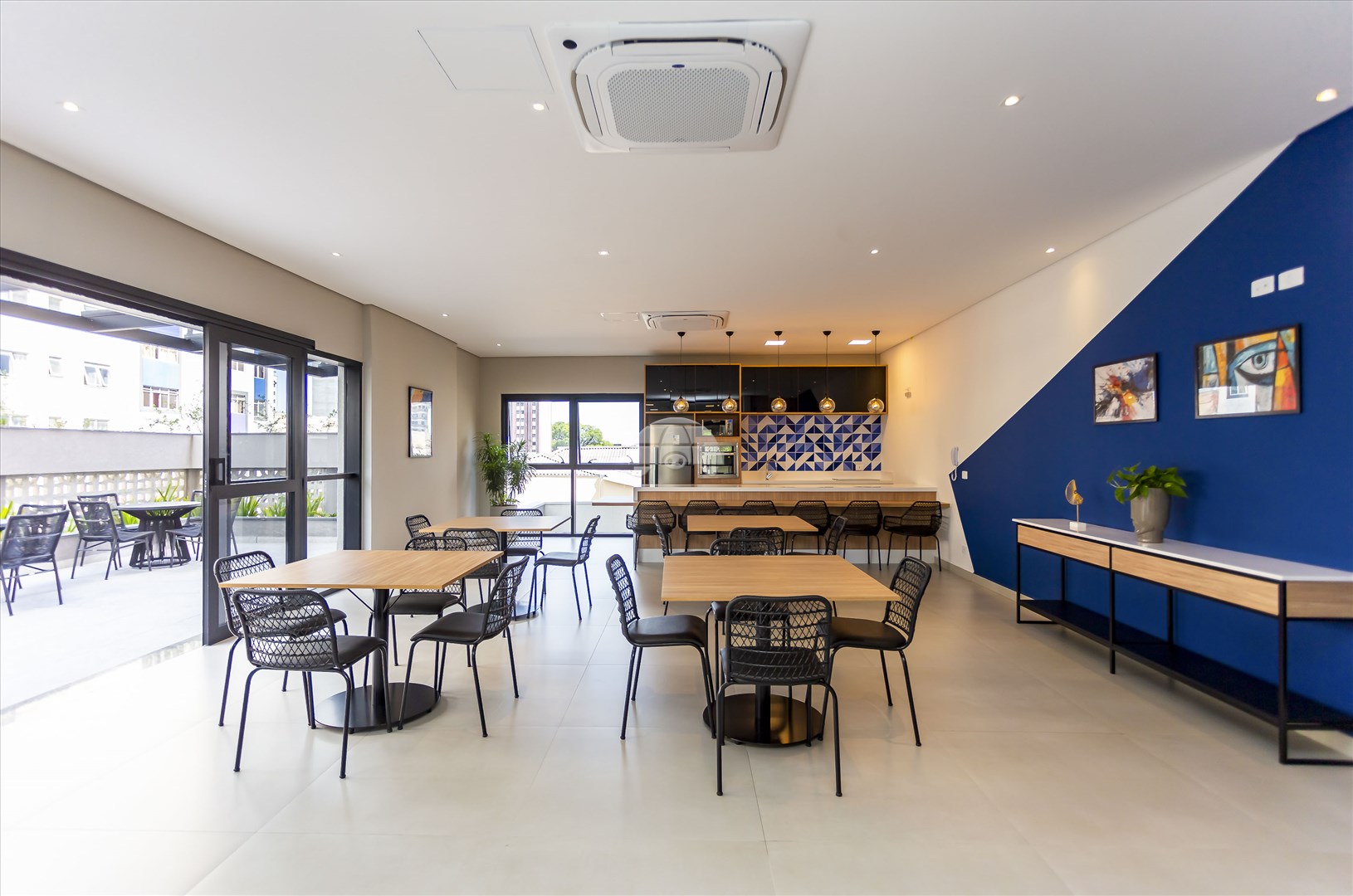 Apartamento à venda em Centro, Curitiba — TESTE 12342