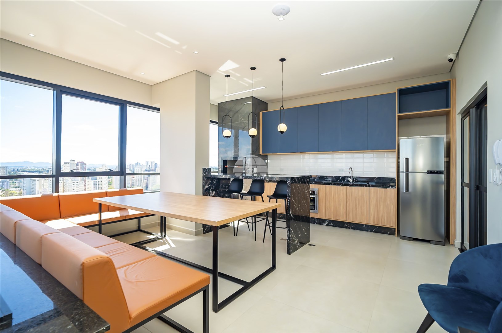 Apartamento à venda em Centro, Curitiba — TESTE 12342