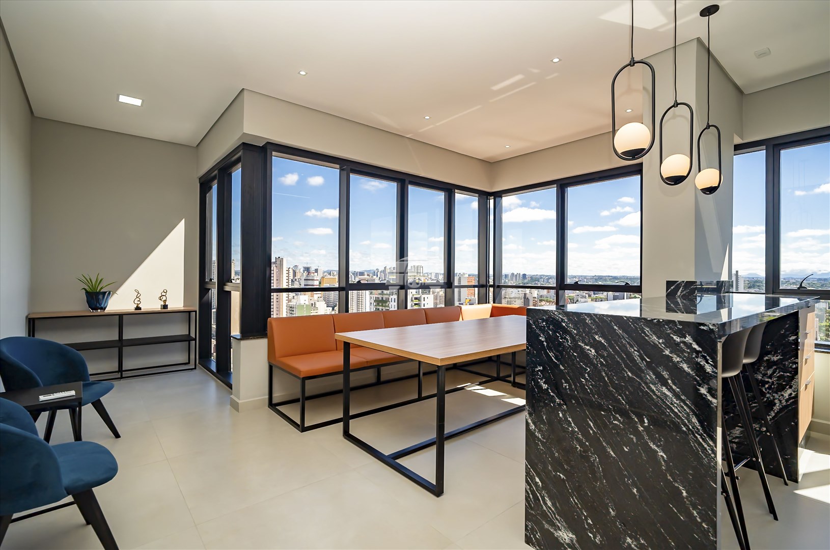 Apartamento à venda em Centro, Curitiba — TESTE 12342
