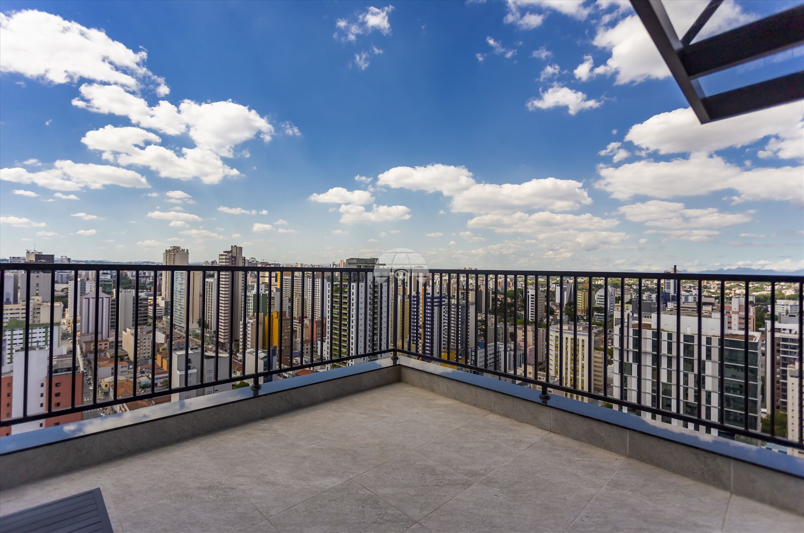 Apartamento à venda em Centro, Curitiba — TESTE 12342