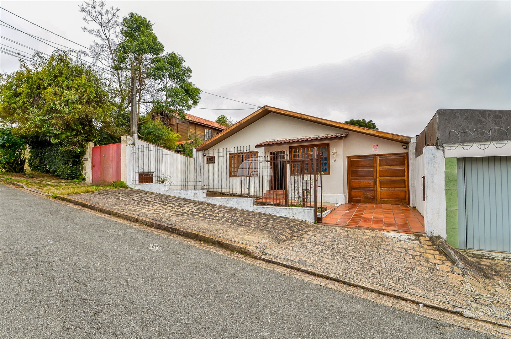 Casa à venda em Tarumã, Curitiba — Portal Chave Fácil