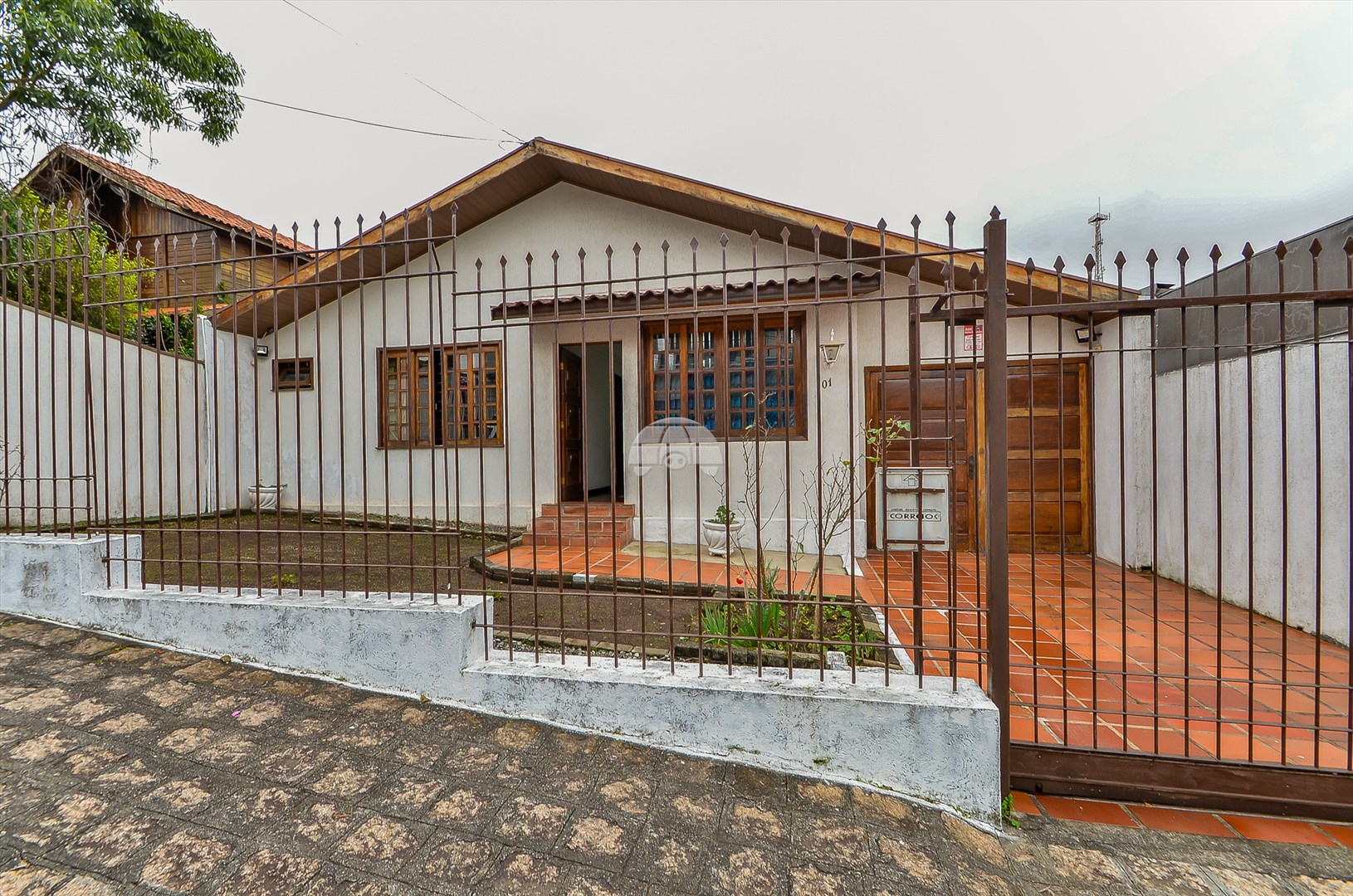 Casa à venda em Tarumã, Curitiba — Portal Chave Fácil