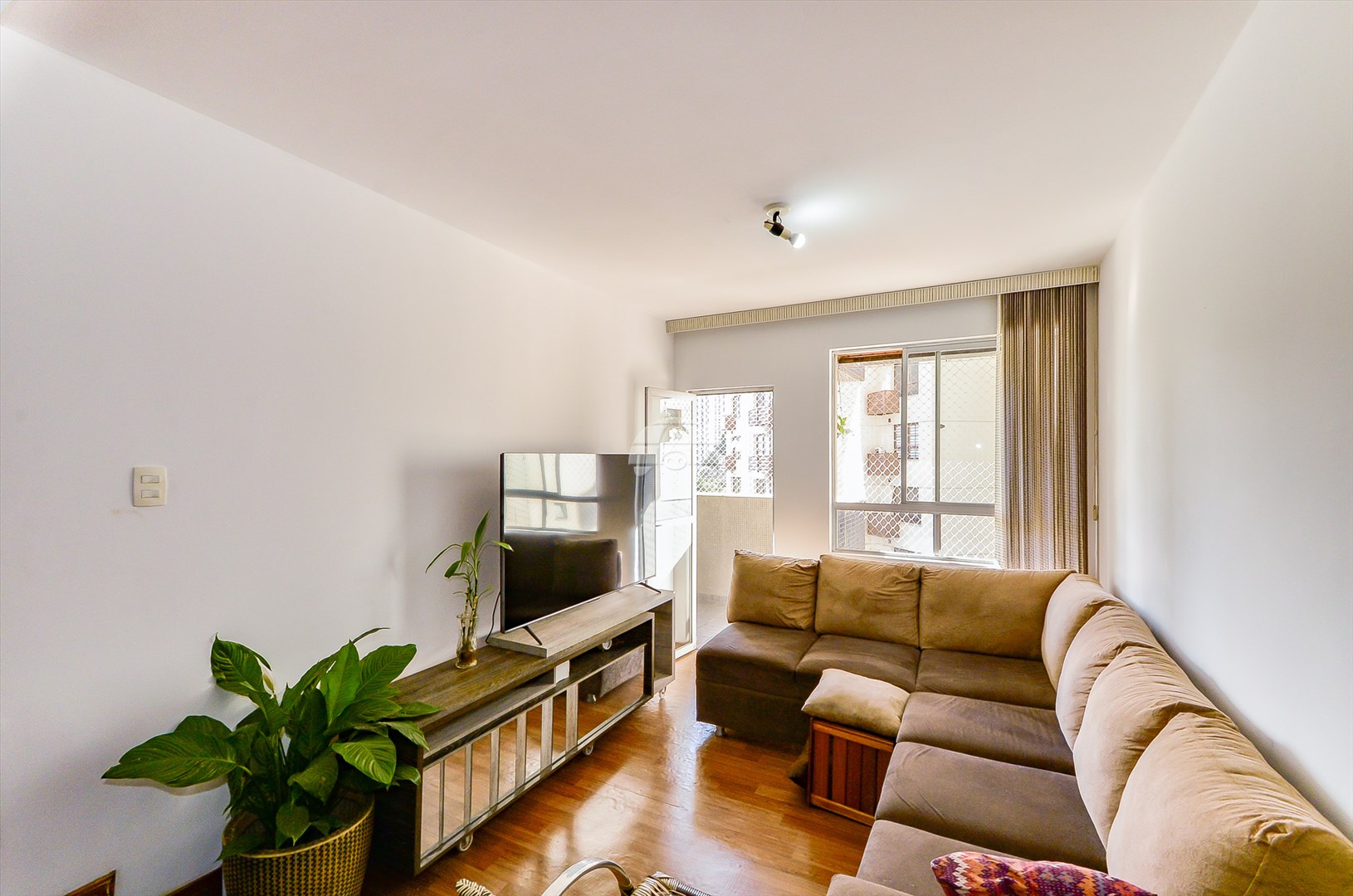 Apartamento à venda em Cristo Rei, Curitiba — Toyo Imóveis - Curitiba/PR