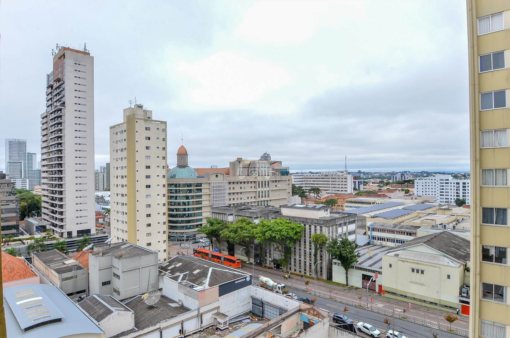 Apartamento à venda em Centro, Curitiba — TESTE 12342