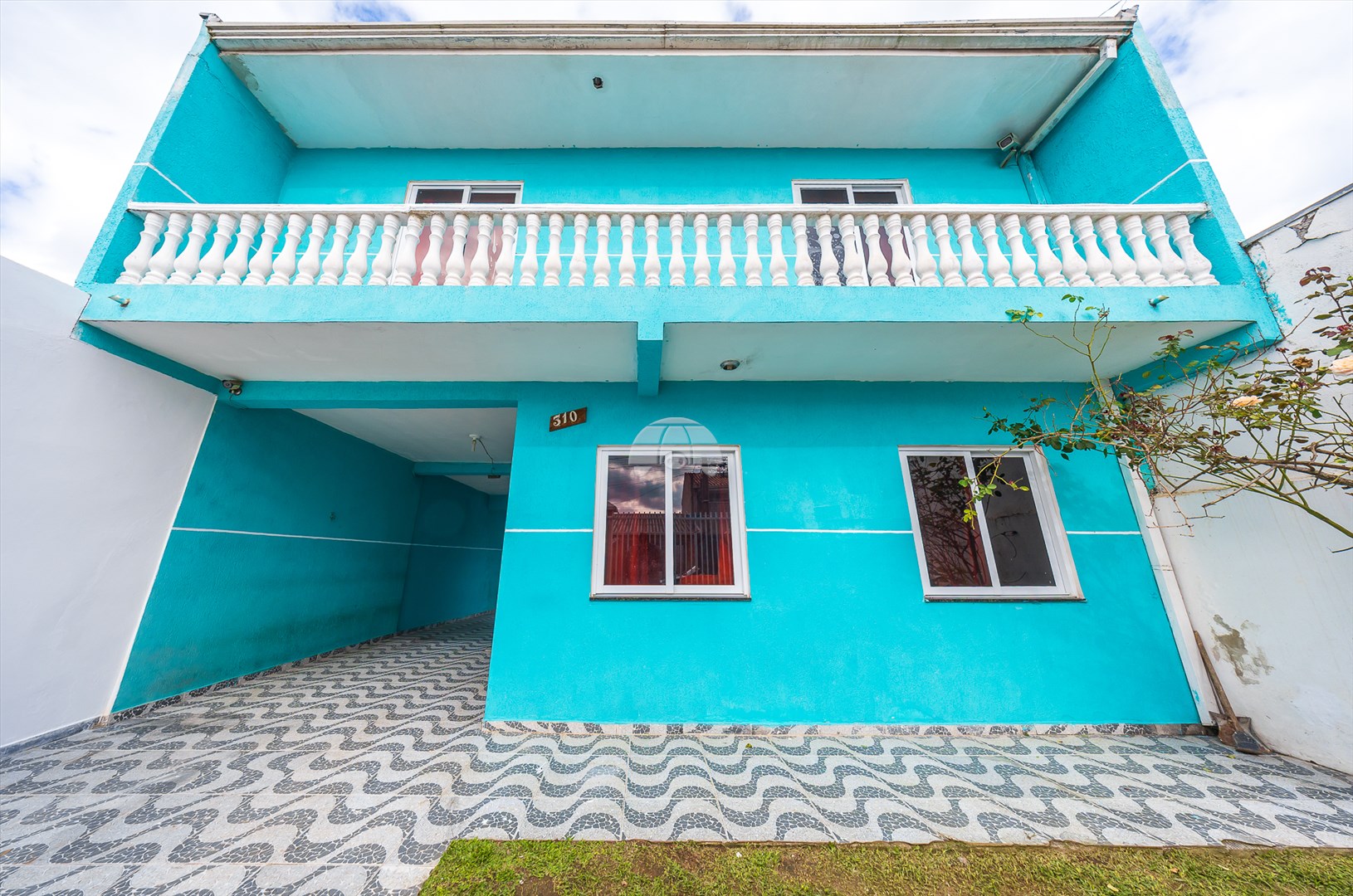 Casa à venda em Sítio Cercado, Curitiba — GOMES CONSULTOR IMOBILIARIO LTDA.