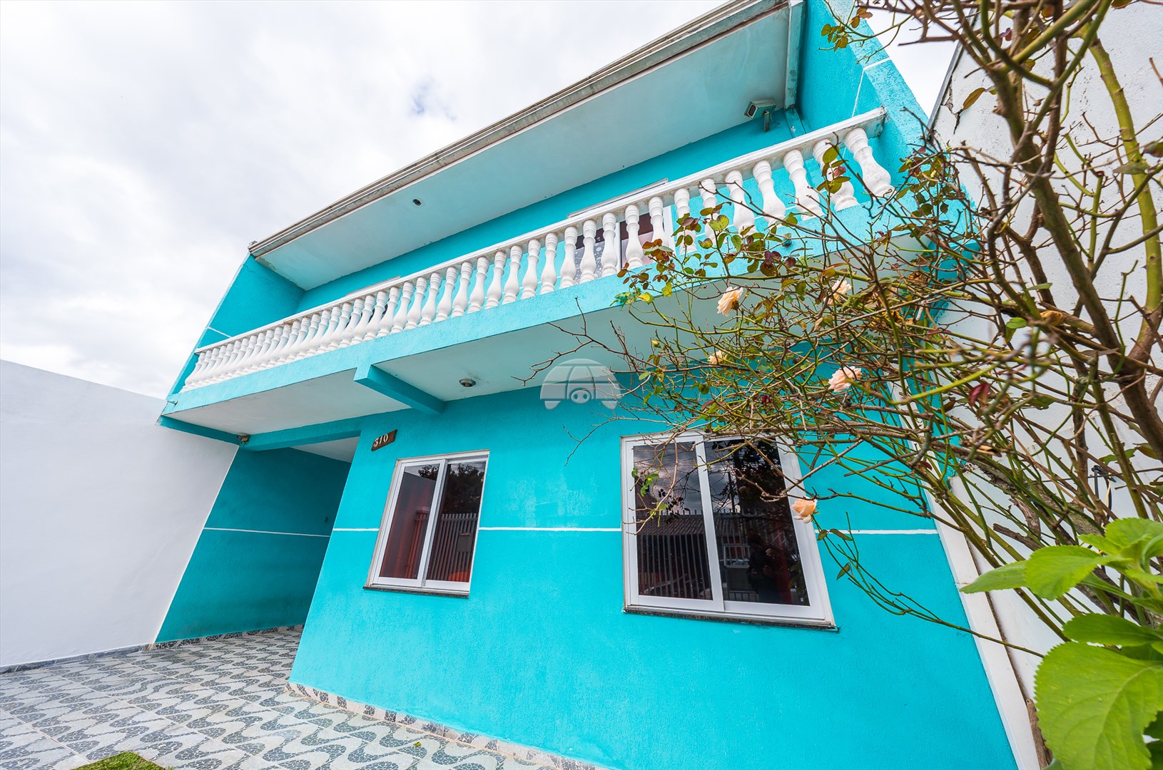 Casa à venda em Sítio Cercado, Curitiba — GOMES CONSULTOR IMOBILIARIO LTDA.