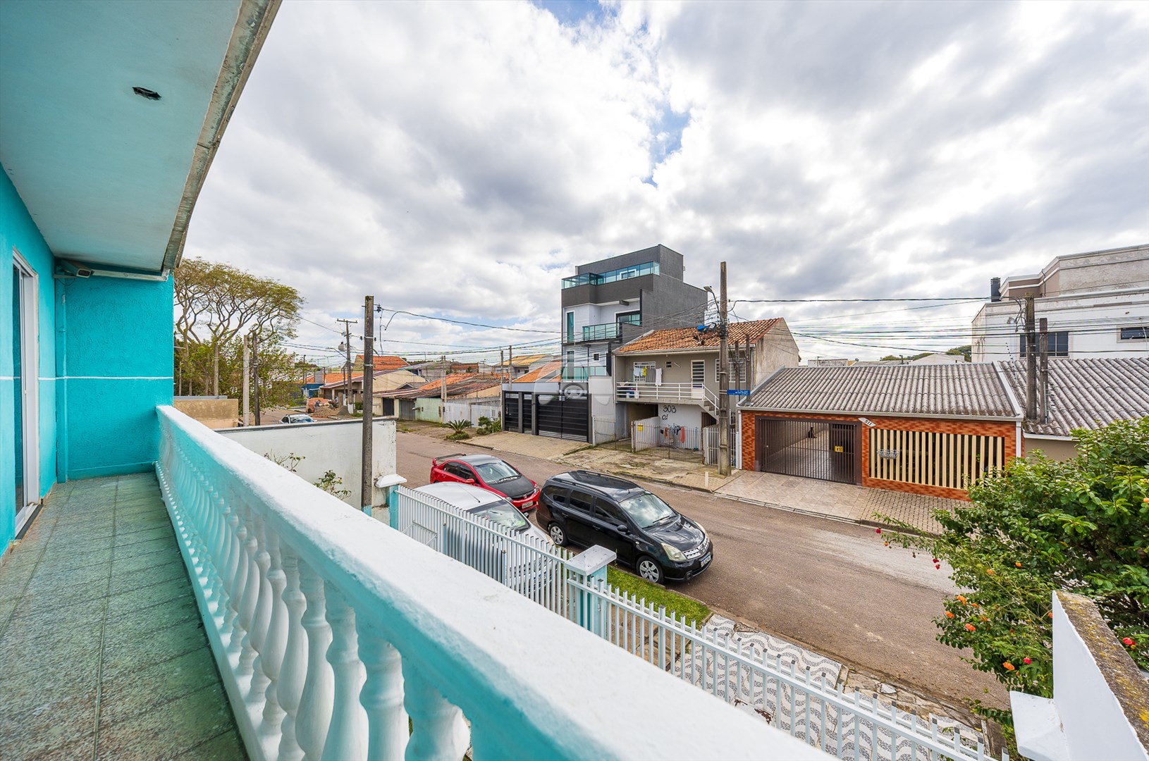 Casa à venda em Sítio Cercado, Curitiba — GOMES CONSULTOR IMOBILIARIO LTDA.
