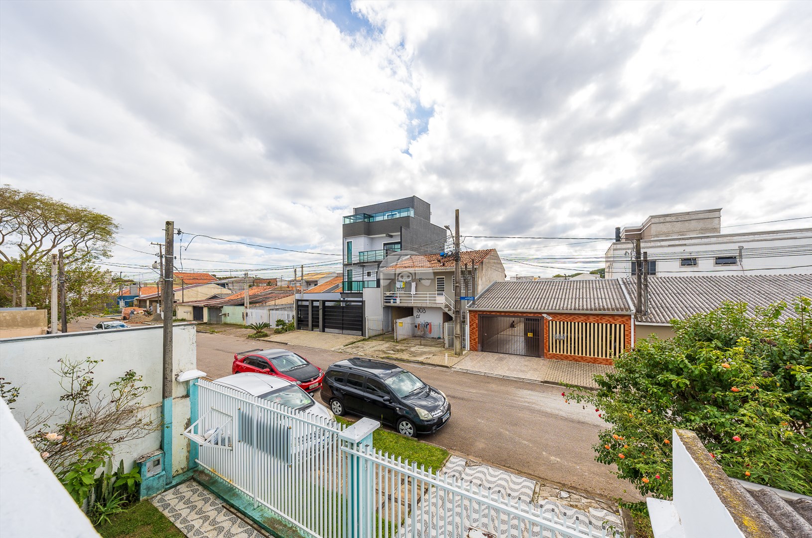 Casa à venda em Sítio Cercado, Curitiba — GOMES CONSULTOR IMOBILIARIO LTDA.