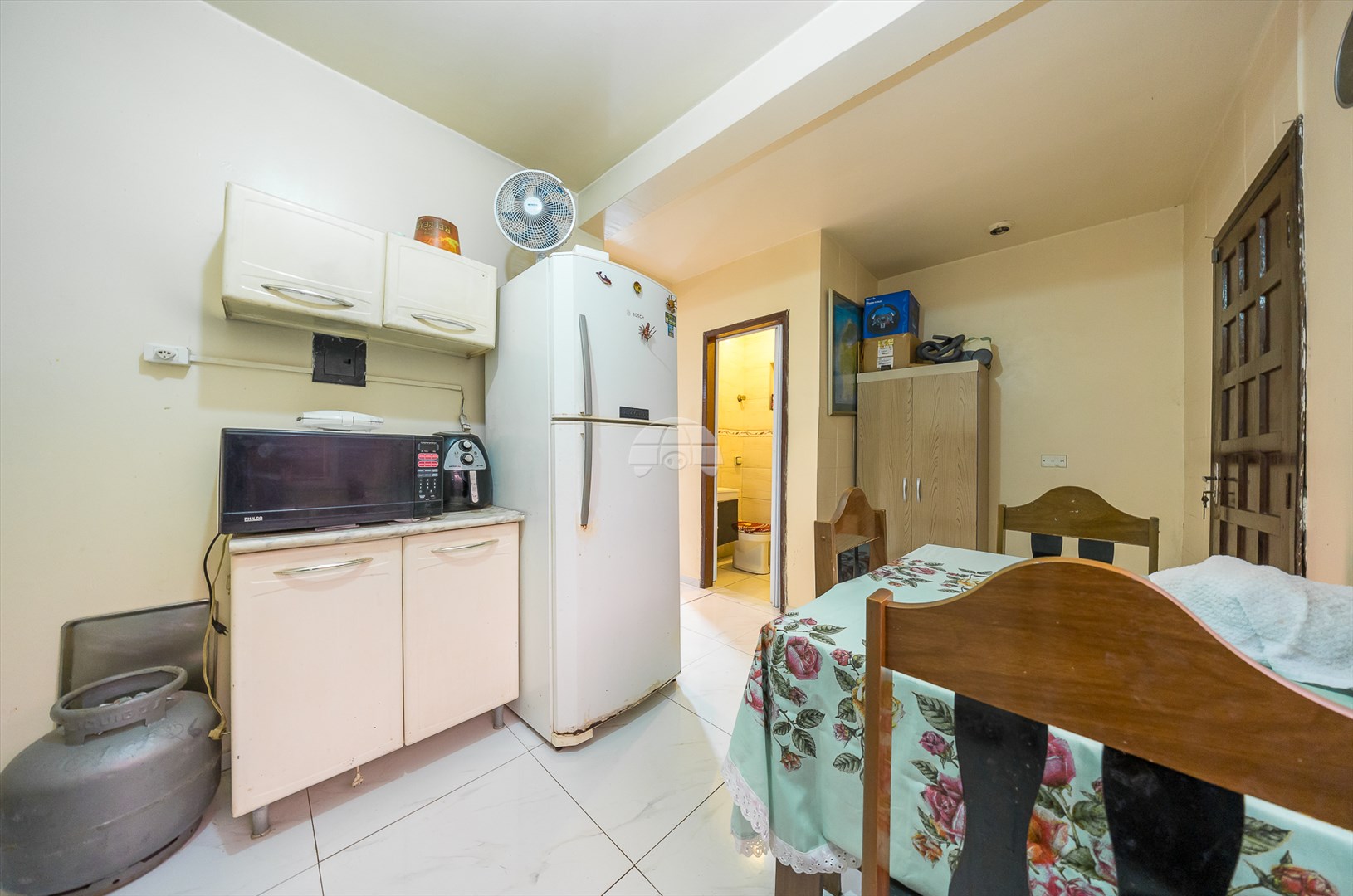 Casa à venda em Sítio Cercado, Curitiba — GOMES CONSULTOR IMOBILIARIO LTDA.