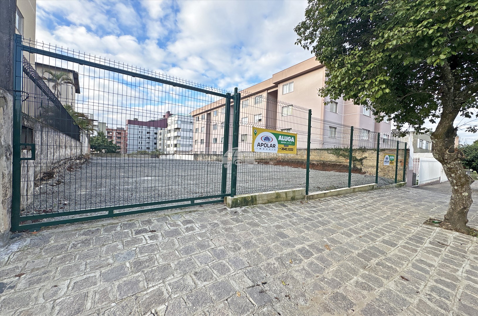 Terreno/Área para alugar em Água Verde, Curitiba — Portal Chave Fácil
