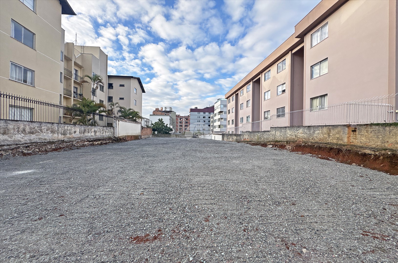 Terreno/Área para alugar em Água Verde, Curitiba — Portal Chave Fácil