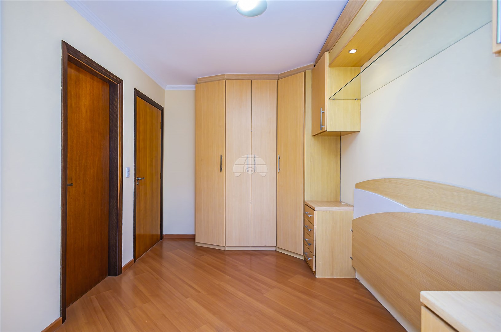 Casa à venda em Boa Vista, Curitiba — Imobiliária Razão