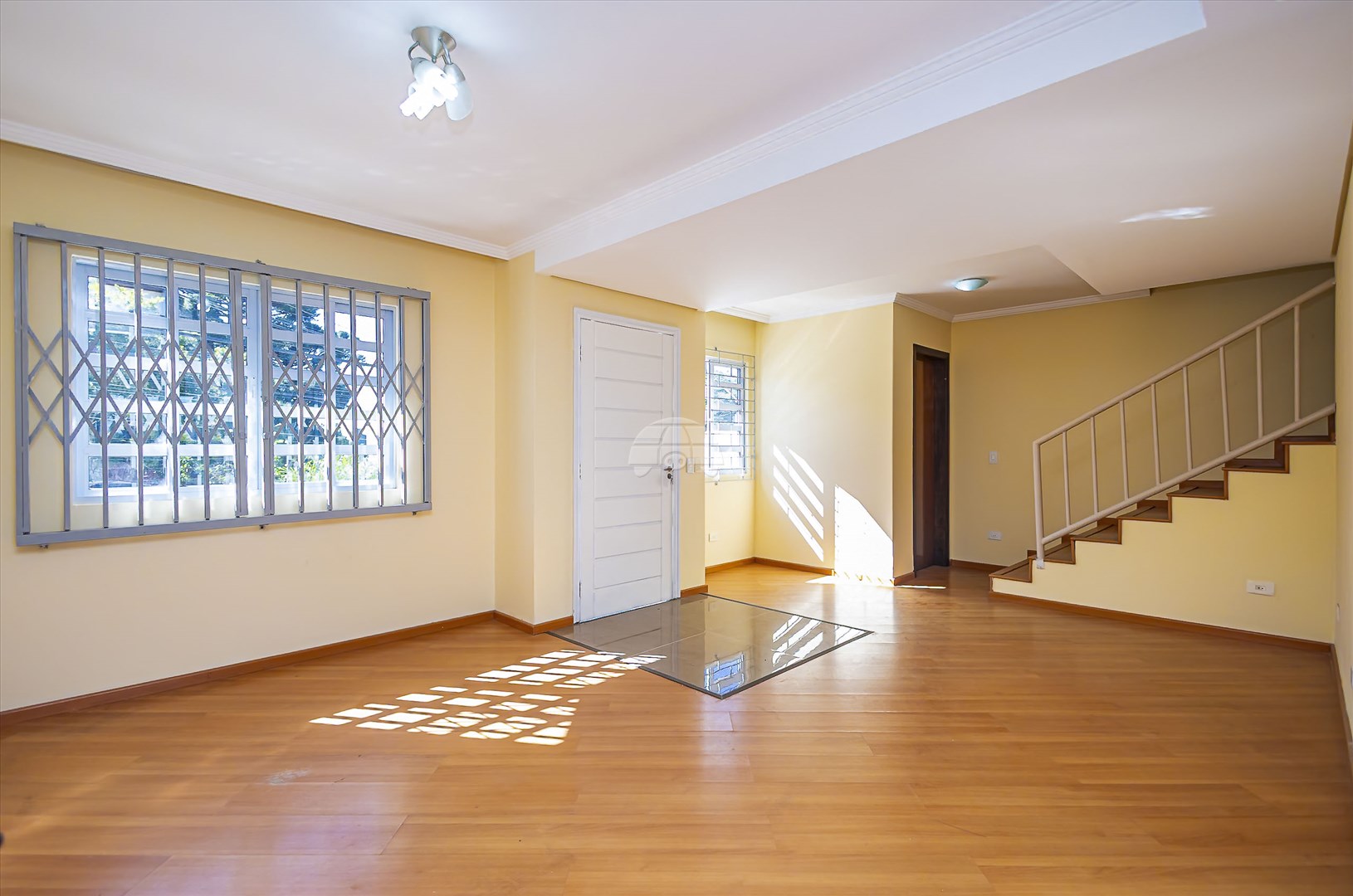 Casa à venda em Boa Vista, Curitiba — Imobiliária Razão