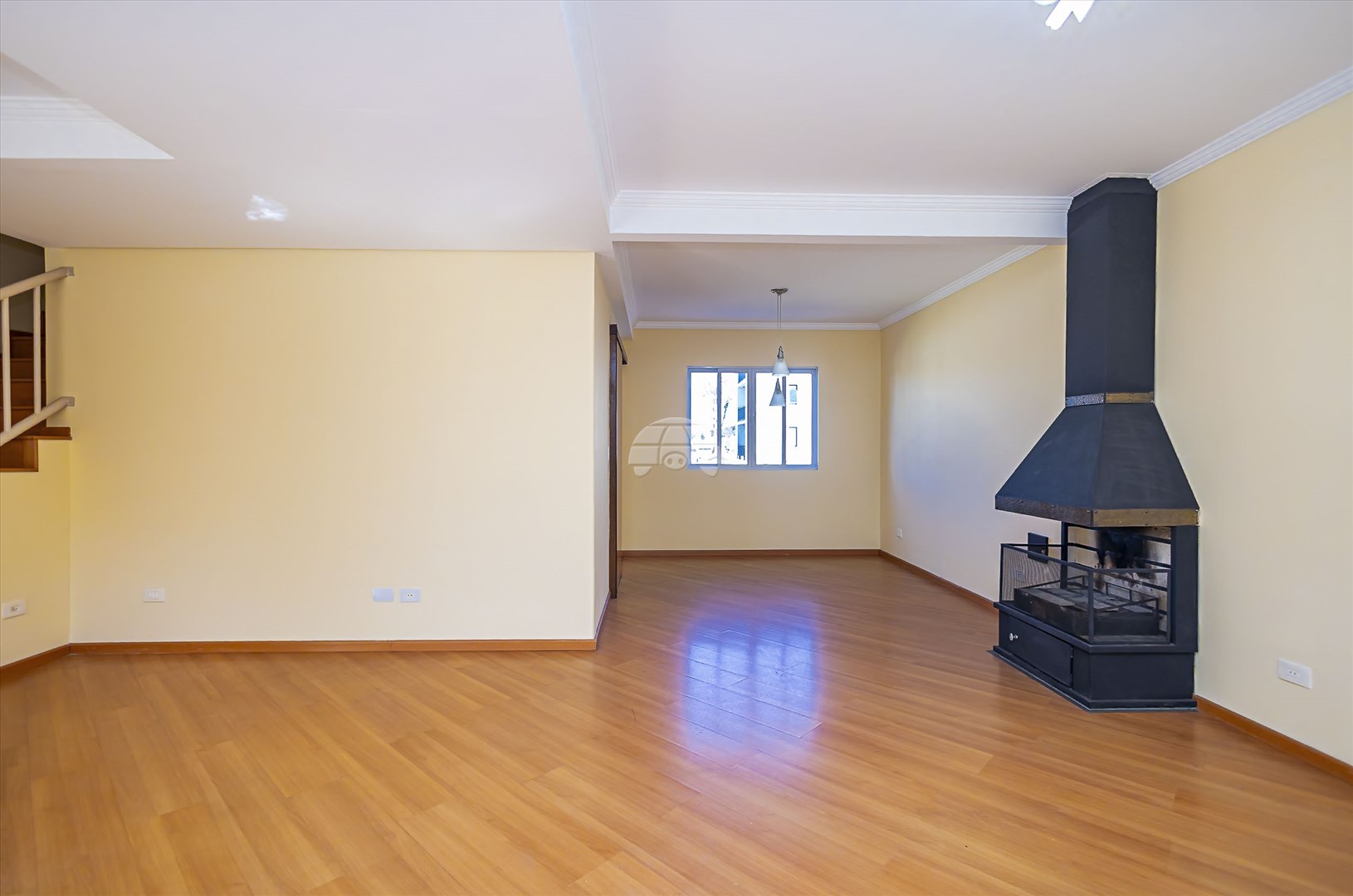 Casa à venda em Boa Vista, Curitiba — Imobiliária Razão