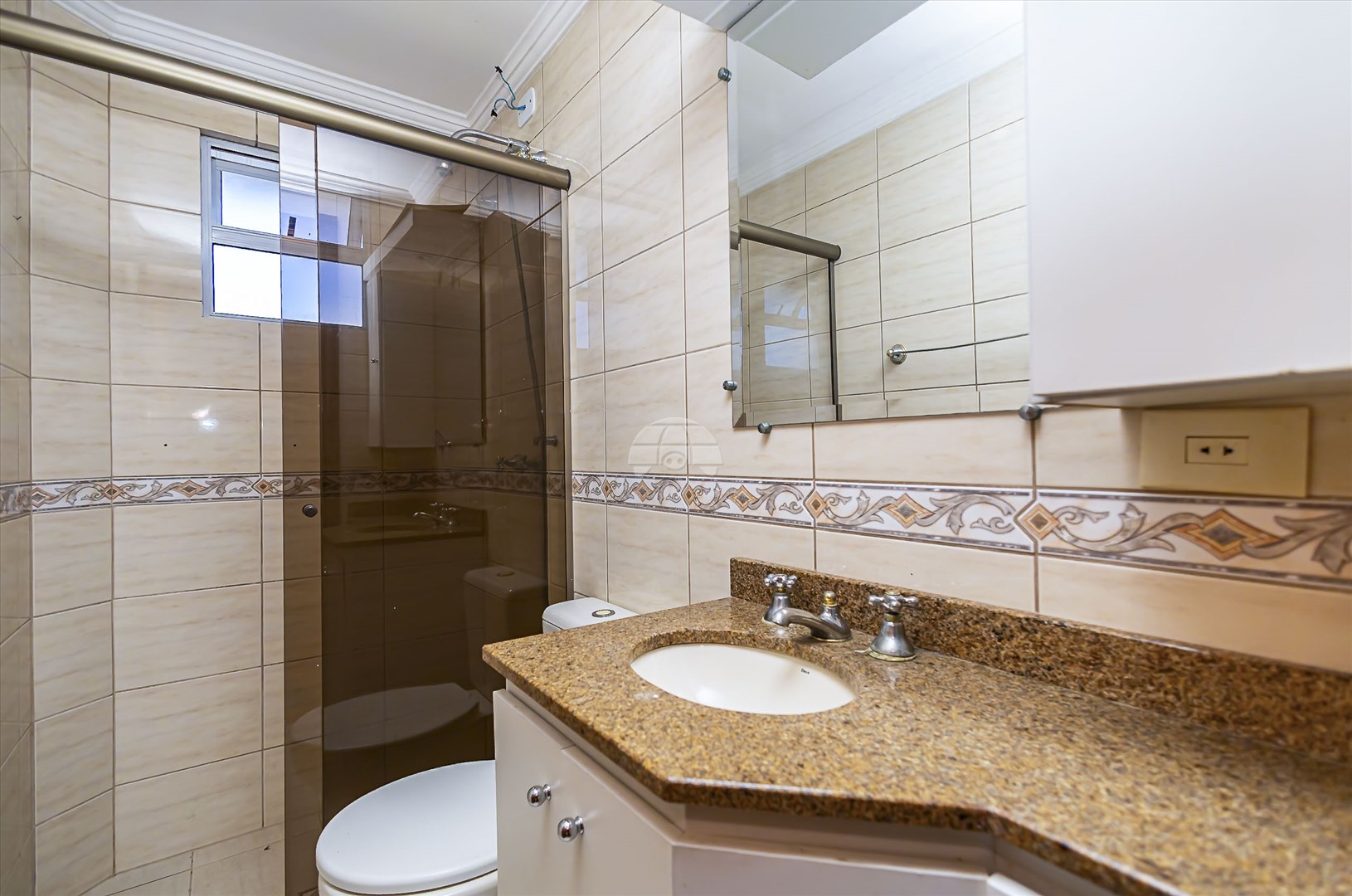 Casa à venda em Boa Vista, Curitiba — Imobiliária Razão