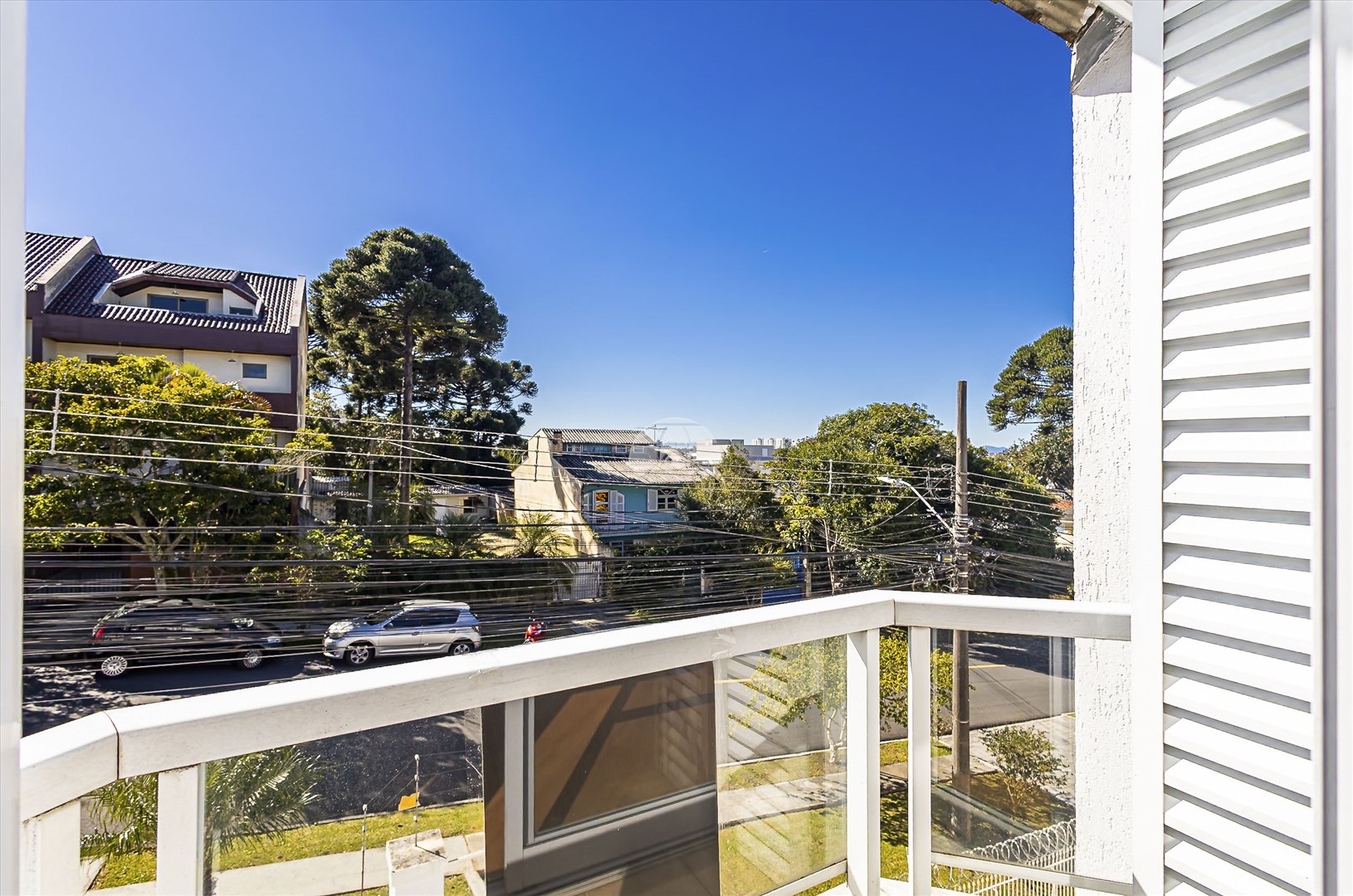 Casa à venda em Boa Vista, Curitiba — Imobiliária Razão