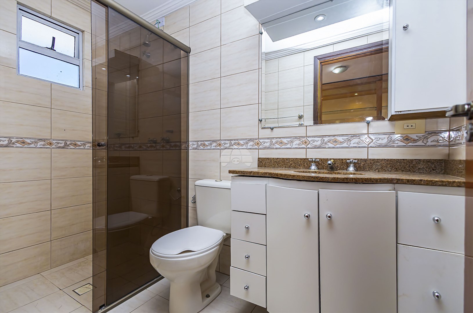 Casa à venda em Boa Vista, Curitiba — Imobiliária Razão