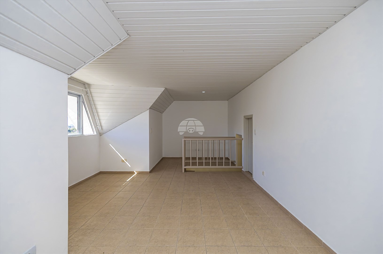 Casa à venda em Boa Vista, Curitiba — Imobiliária Razão
