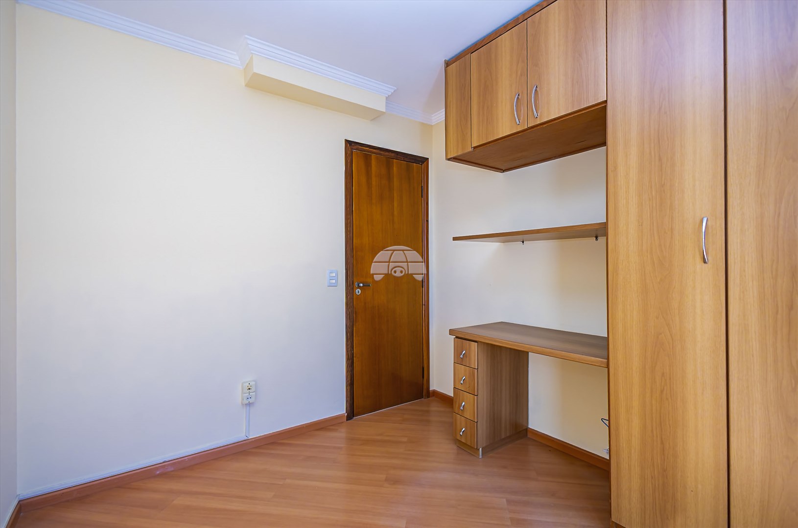 Casa à venda em Boa Vista, Curitiba — Imobiliária Razão