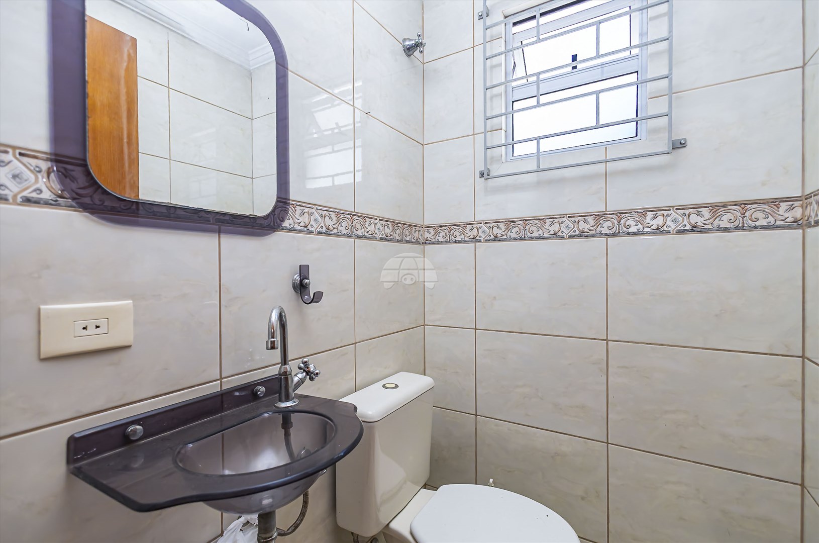 Casa à venda em Boa Vista, Curitiba — Imobiliária Razão