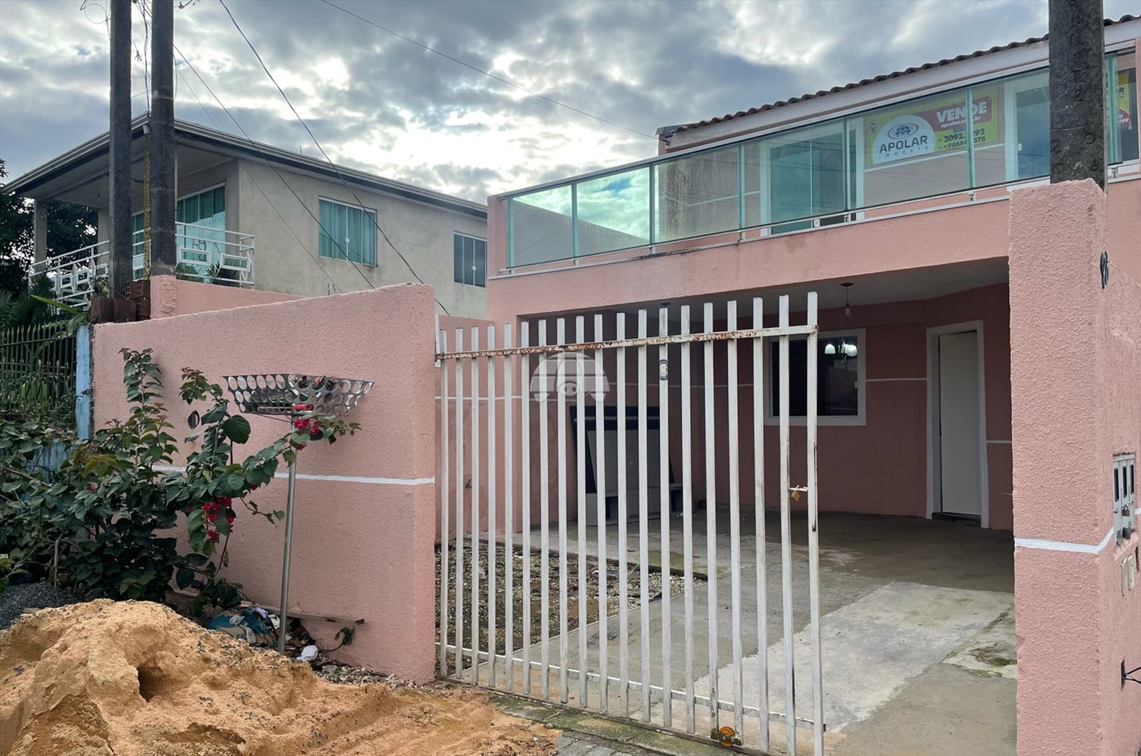 Sobrado à venda em Iguaçu, Fazenda Rio Grande — Portal Chave Fácil