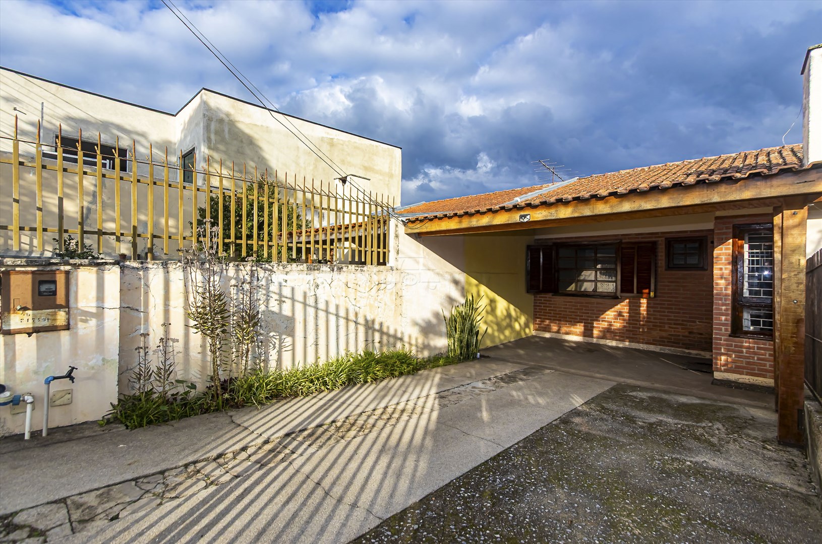 Casa à venda em Cajuru, Curitiba — Portal Chave Fácil