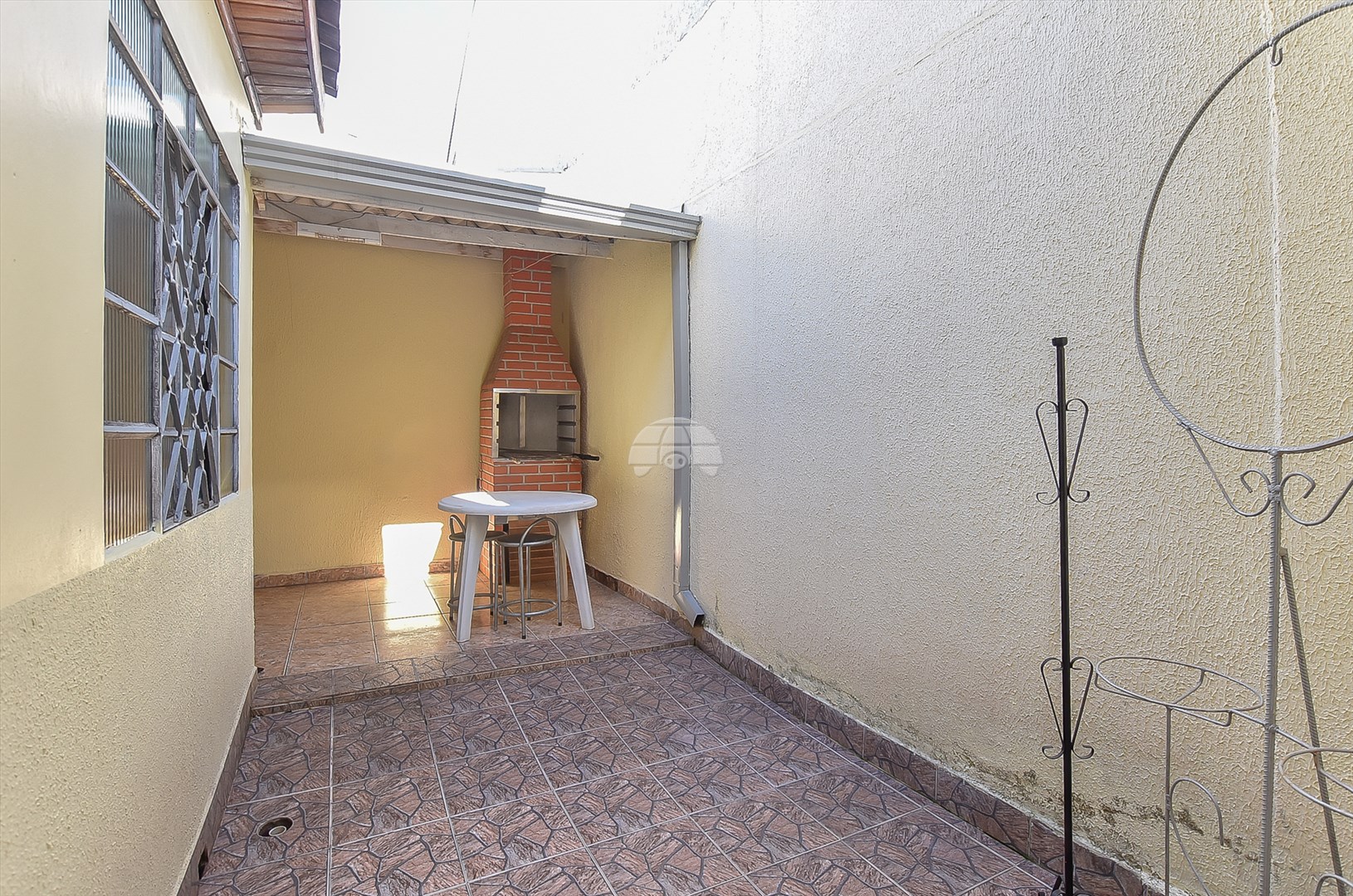 Casa à venda em Sítio Cercado, Curitiba — GOMES CONSULTOR IMOBILIARIO LTDA.