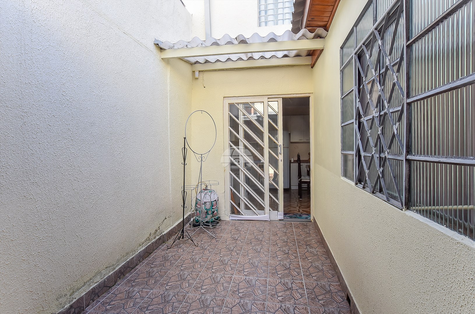 Casa à venda em Sítio Cercado, Curitiba — GOMES CONSULTOR IMOBILIARIO LTDA.