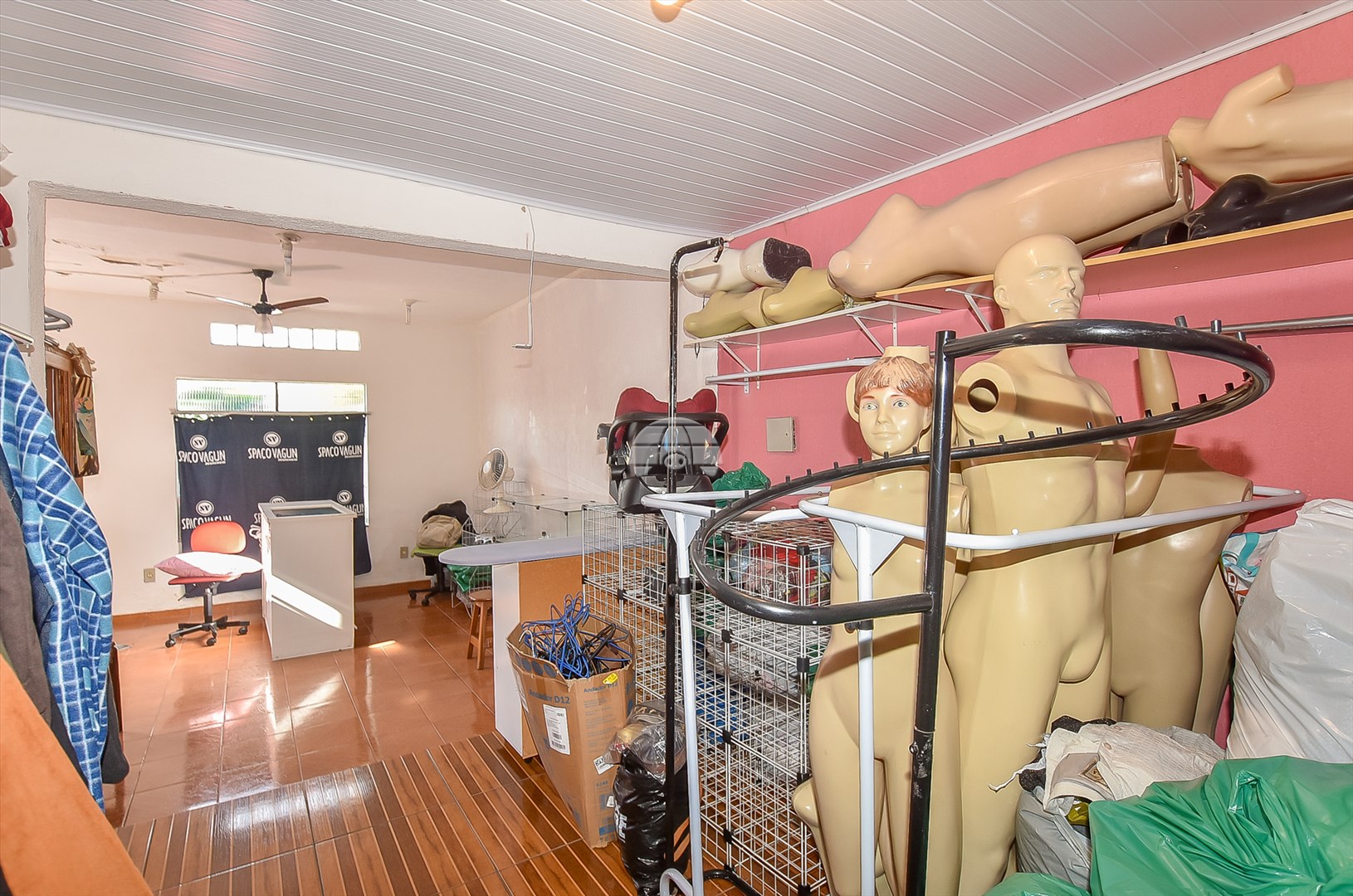 Casa à venda em Sítio Cercado, Curitiba — GOMES CONSULTOR IMOBILIARIO LTDA.