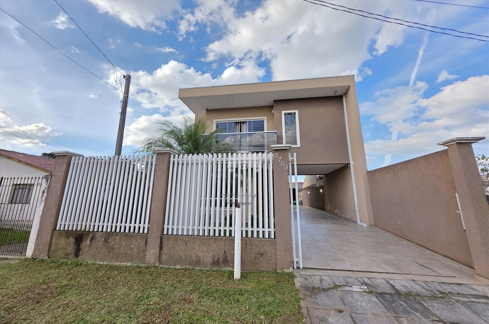 Sobrado à venda em Iná, São José dos Pinhais — Portal Chave Fácil