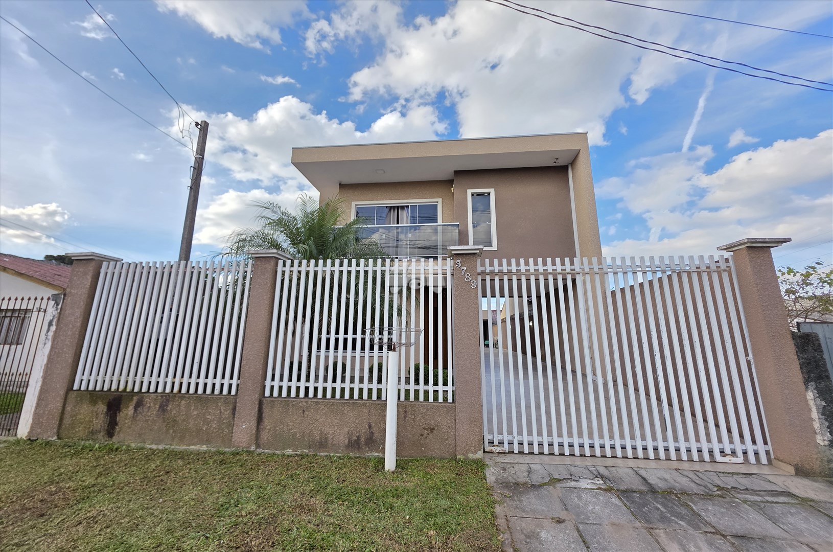 Sobrado à venda em Iná, São José dos Pinhais — Portal Chave Fácil