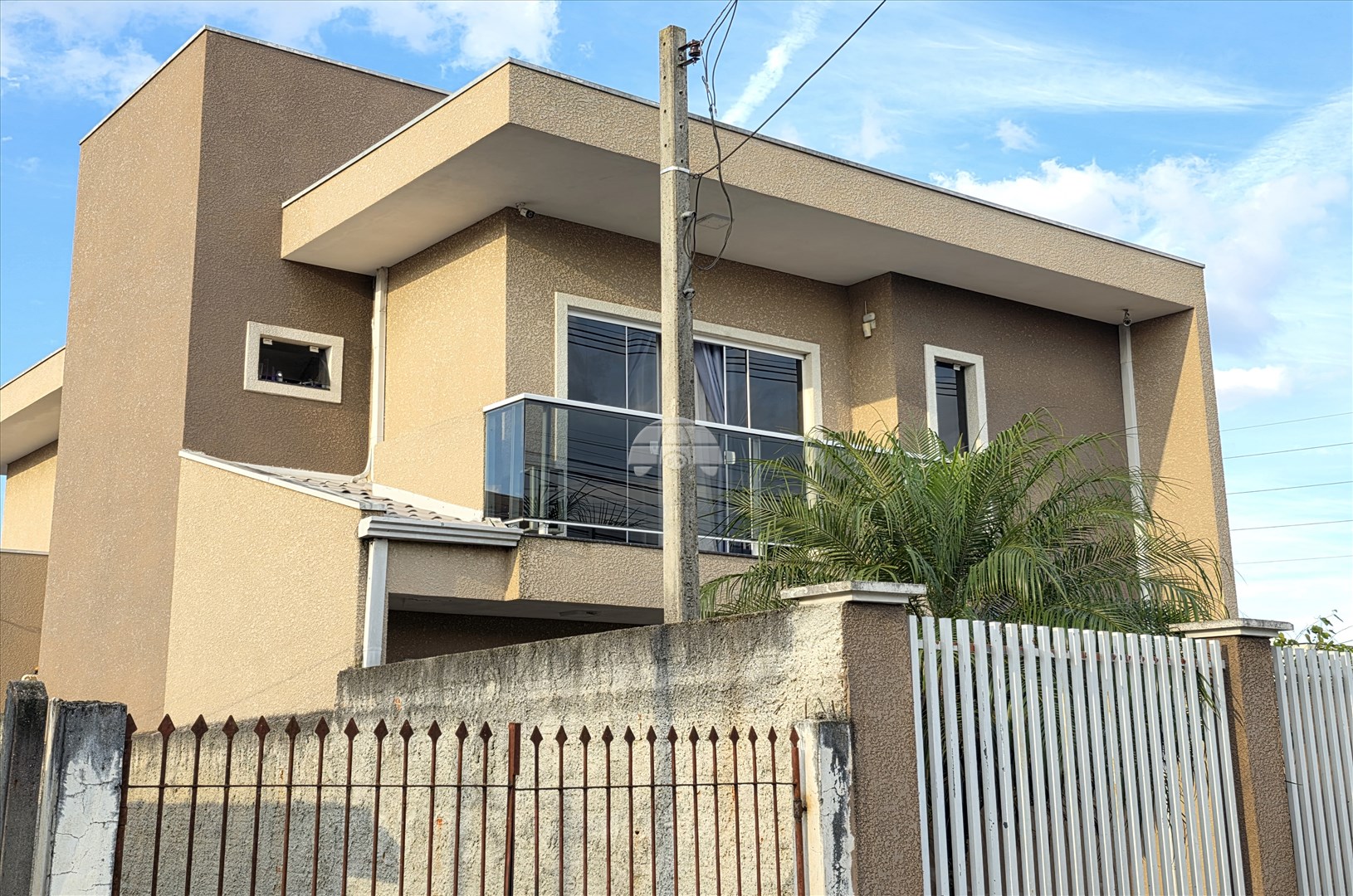 Sobrado à venda em Iná, São José dos Pinhais — Portal Chave Fácil