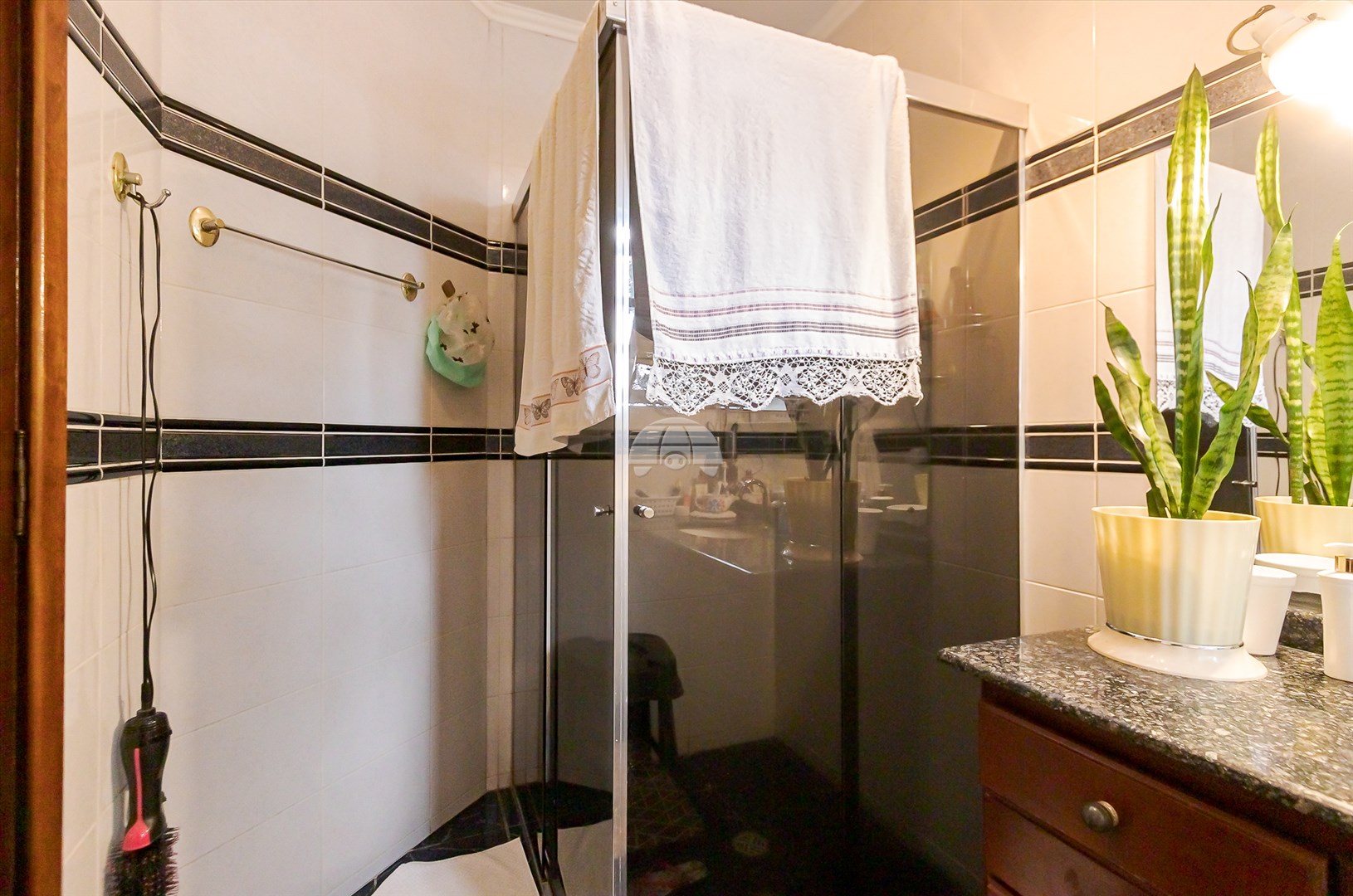 Casa à venda em Tingui, Curitiba — MAFI ADMINISTRADORA DE IMOVEIS LTDA