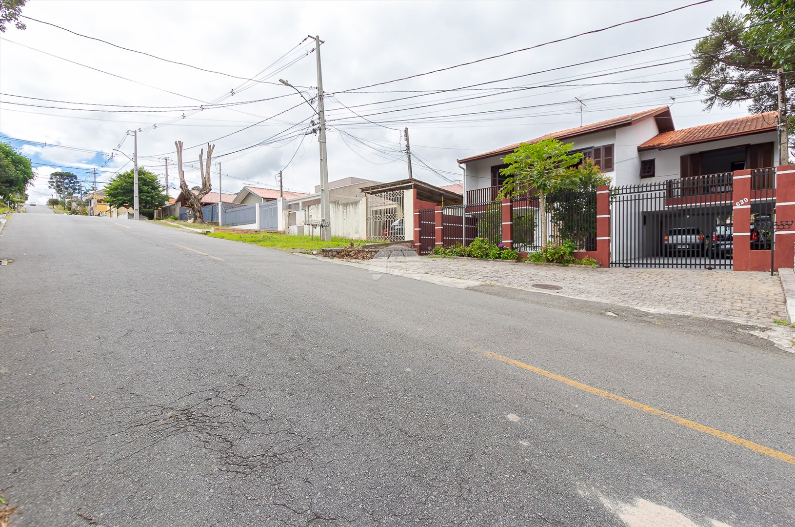 Casa à venda em Tingui, Curitiba — MAFI ADMINISTRADORA DE IMOVEIS LTDA
