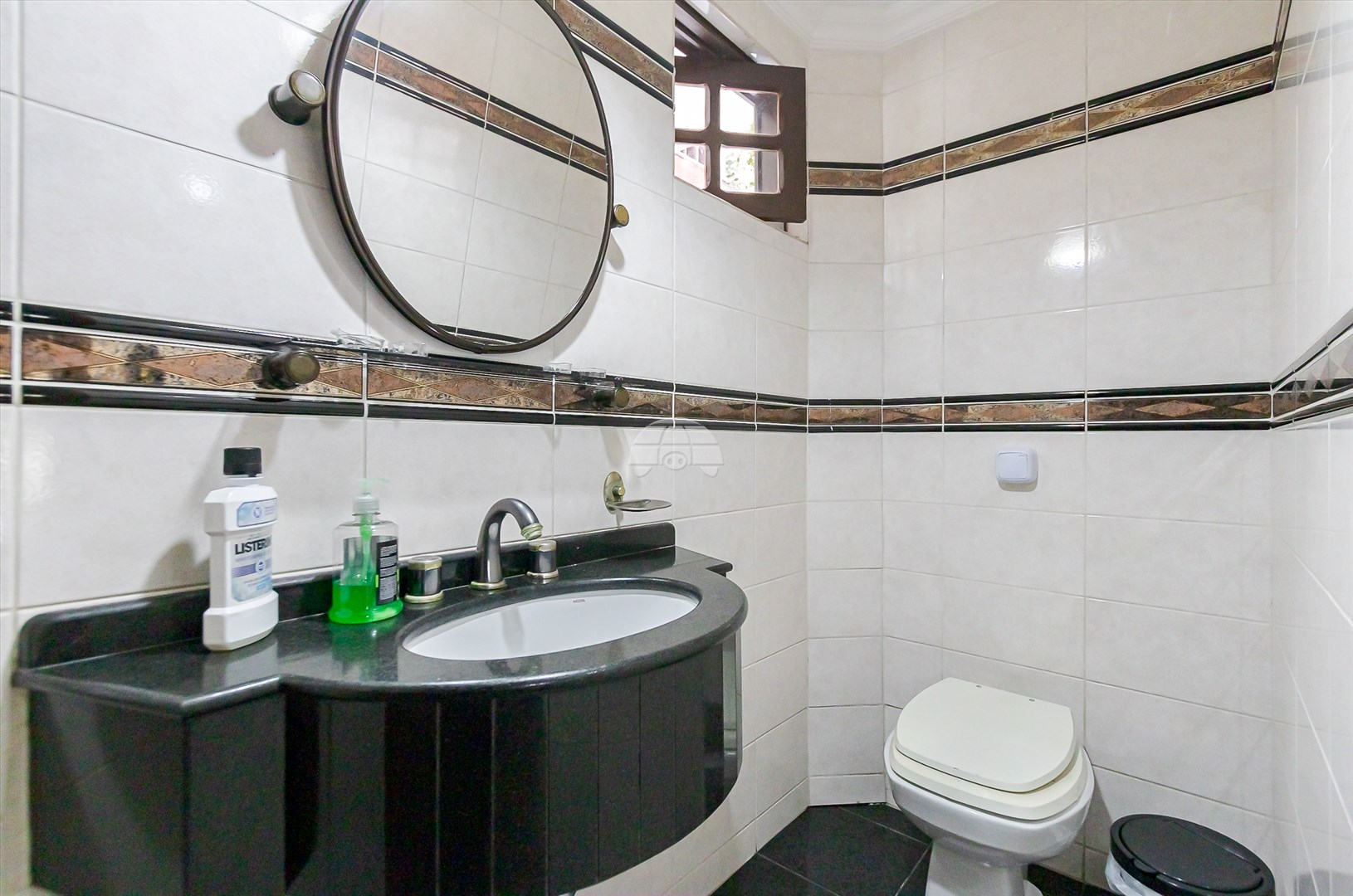 Casa à venda em Tingui, Curitiba — MAFI ADMINISTRADORA DE IMOVEIS LTDA