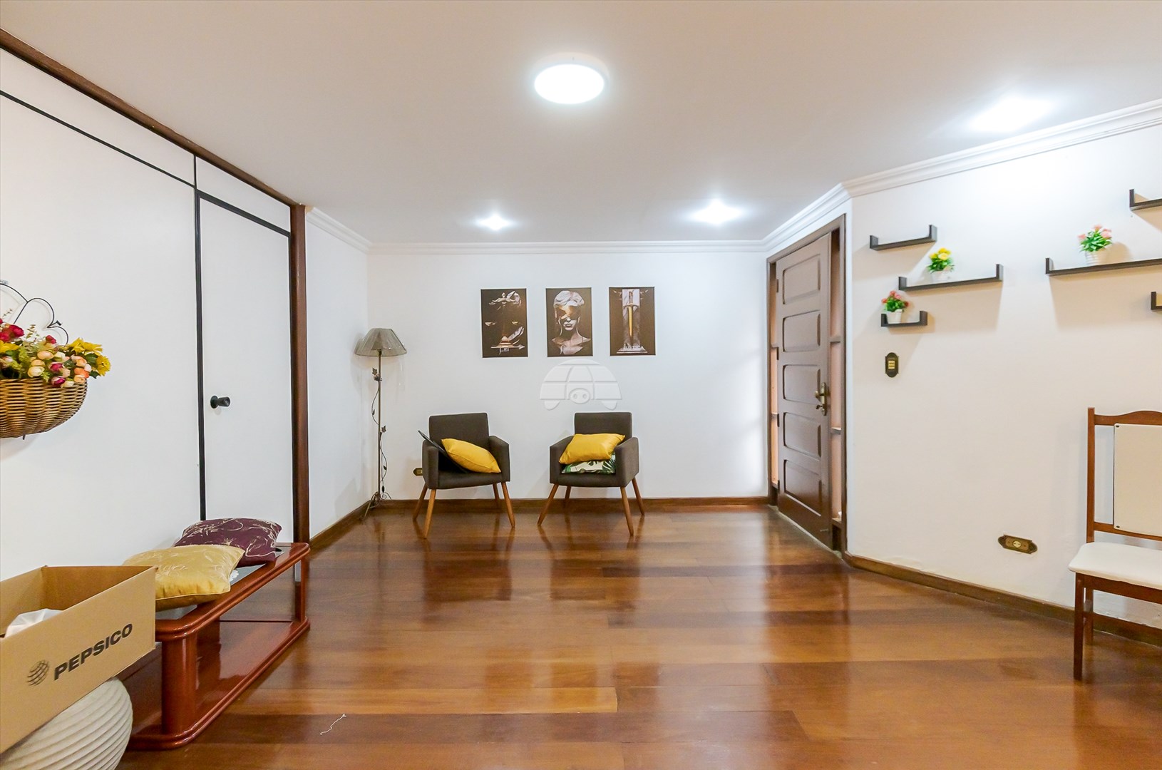 Casa à venda em Tingui, Curitiba — MAFI ADMINISTRADORA DE IMOVEIS LTDA