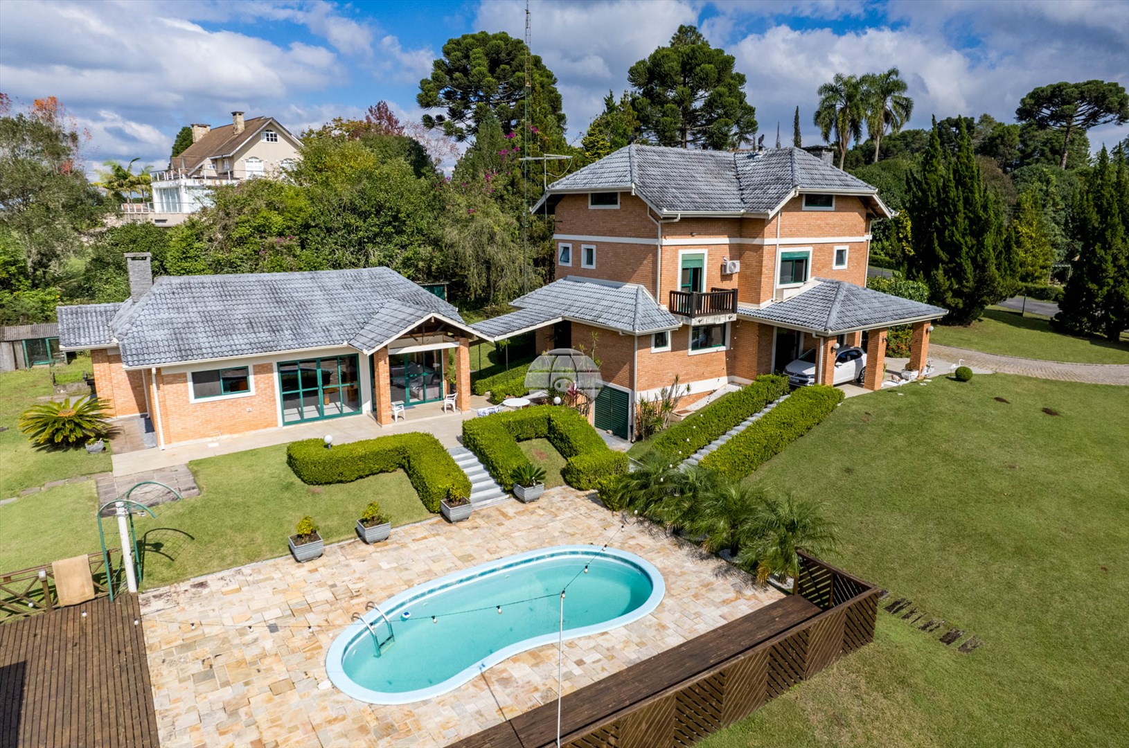 Casa à venda em Jd. Menino Deus, Quatro Barras — Portal Chave Fácil