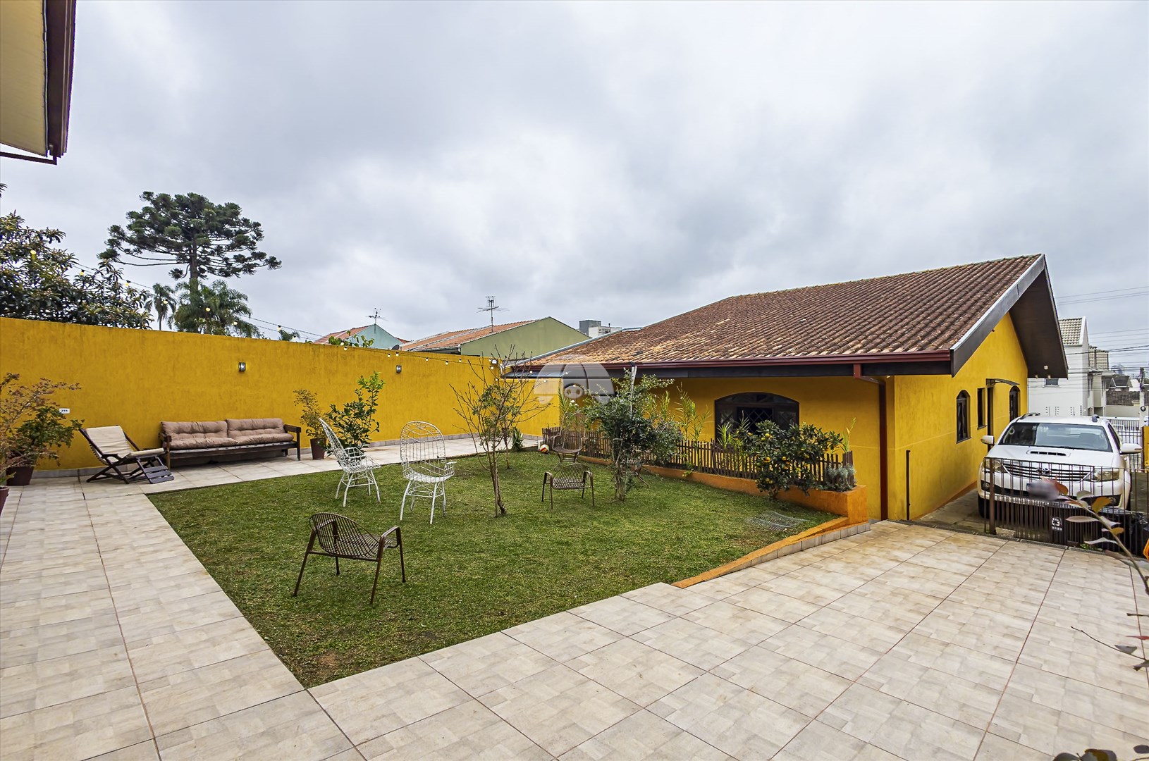 Casa à venda em São Braz, Curitiba — GOMES CONSULTOR IMOBILIARIO LTDA.
