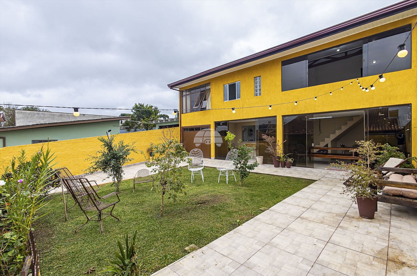 Casa à venda em São Braz, Curitiba — GOMES CONSULTOR IMOBILIARIO LTDA.