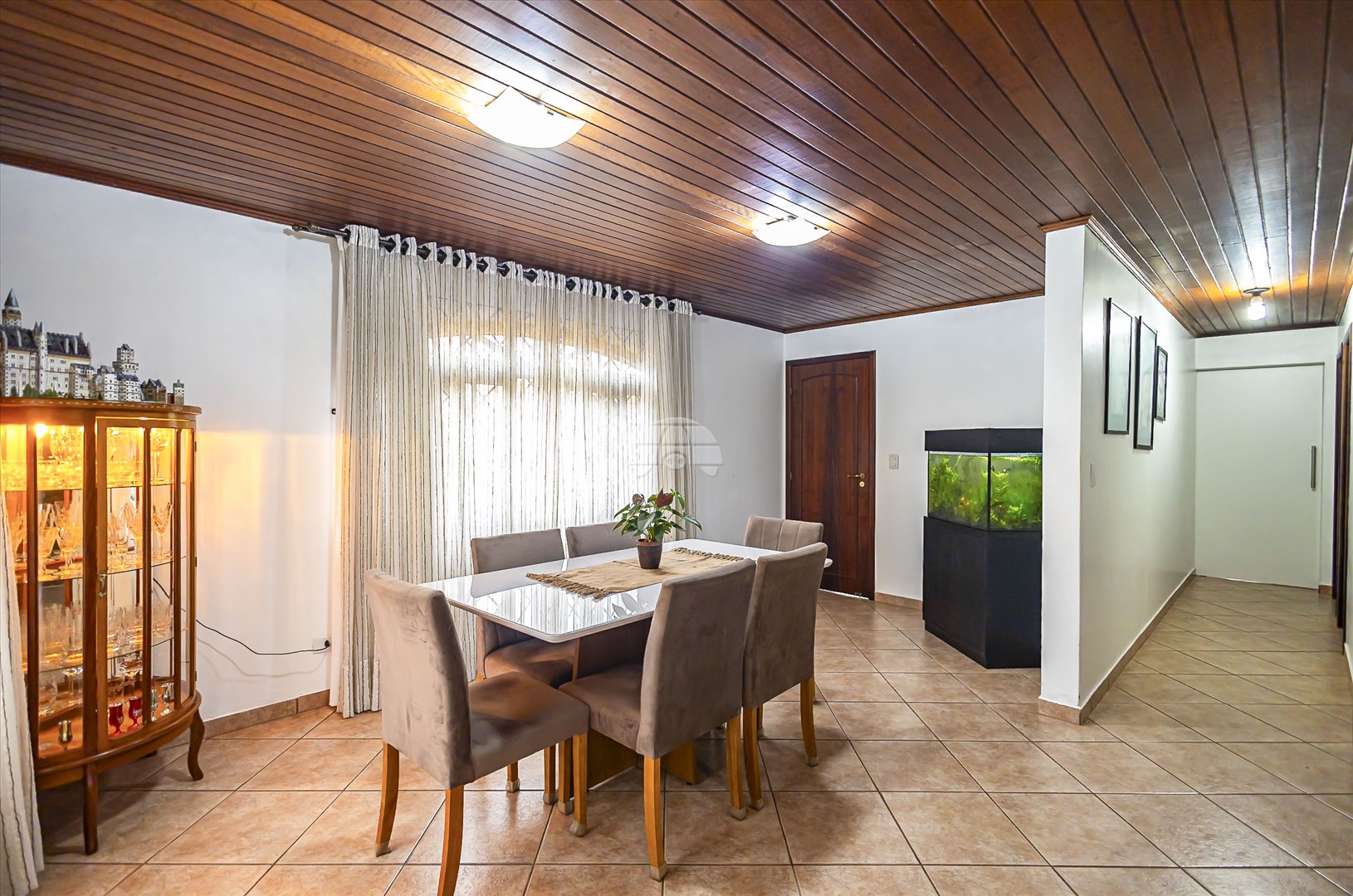 Casa à venda em São Braz, Curitiba — GOMES CONSULTOR IMOBILIARIO LTDA.