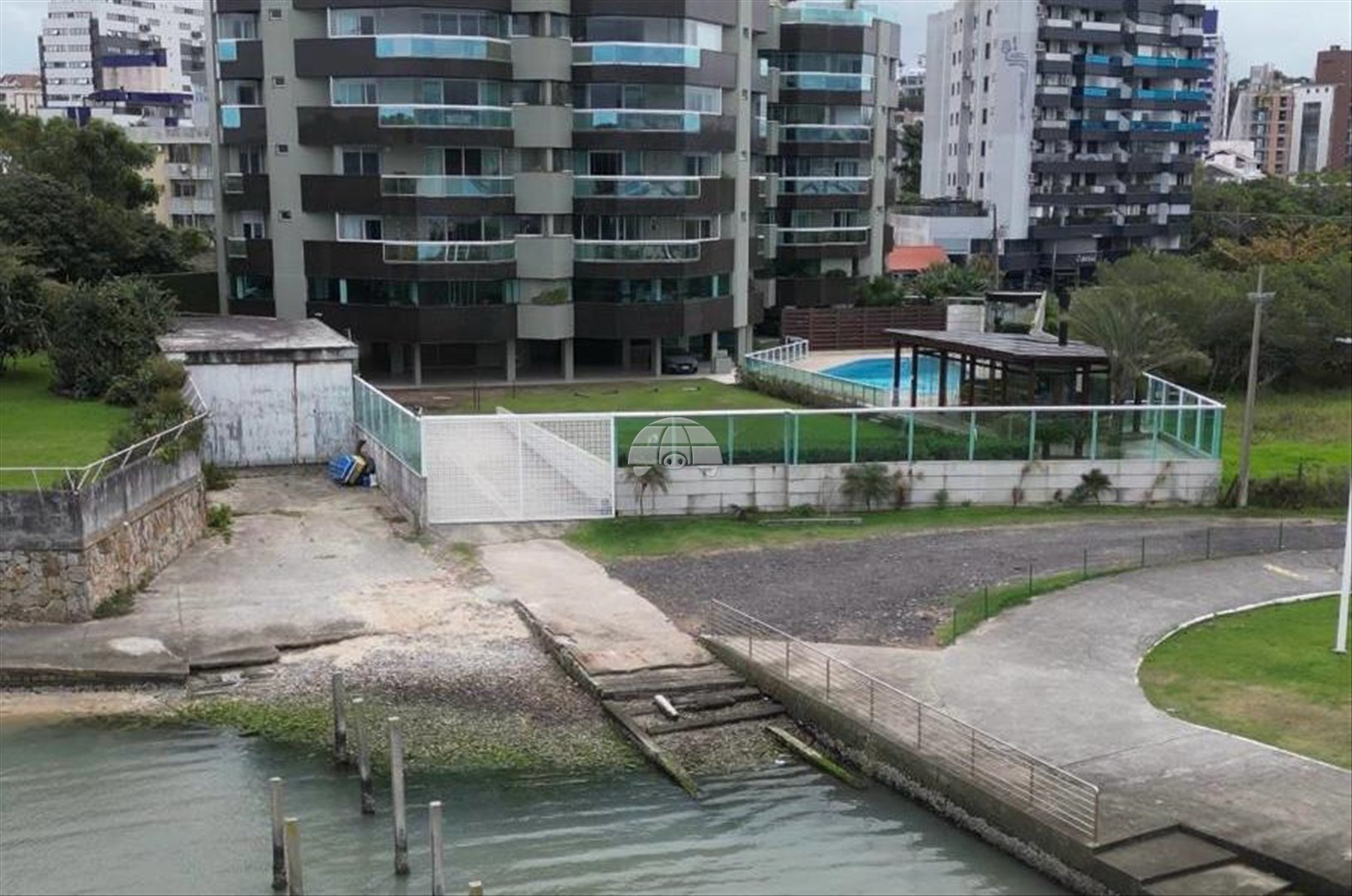Apartamento à venda em Coqueiros, Florianópolis — Portal Chave Fácil