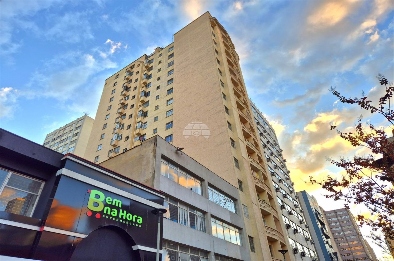 Apartamento à venda em Centro, Curitiba — Portal Chave Fácil