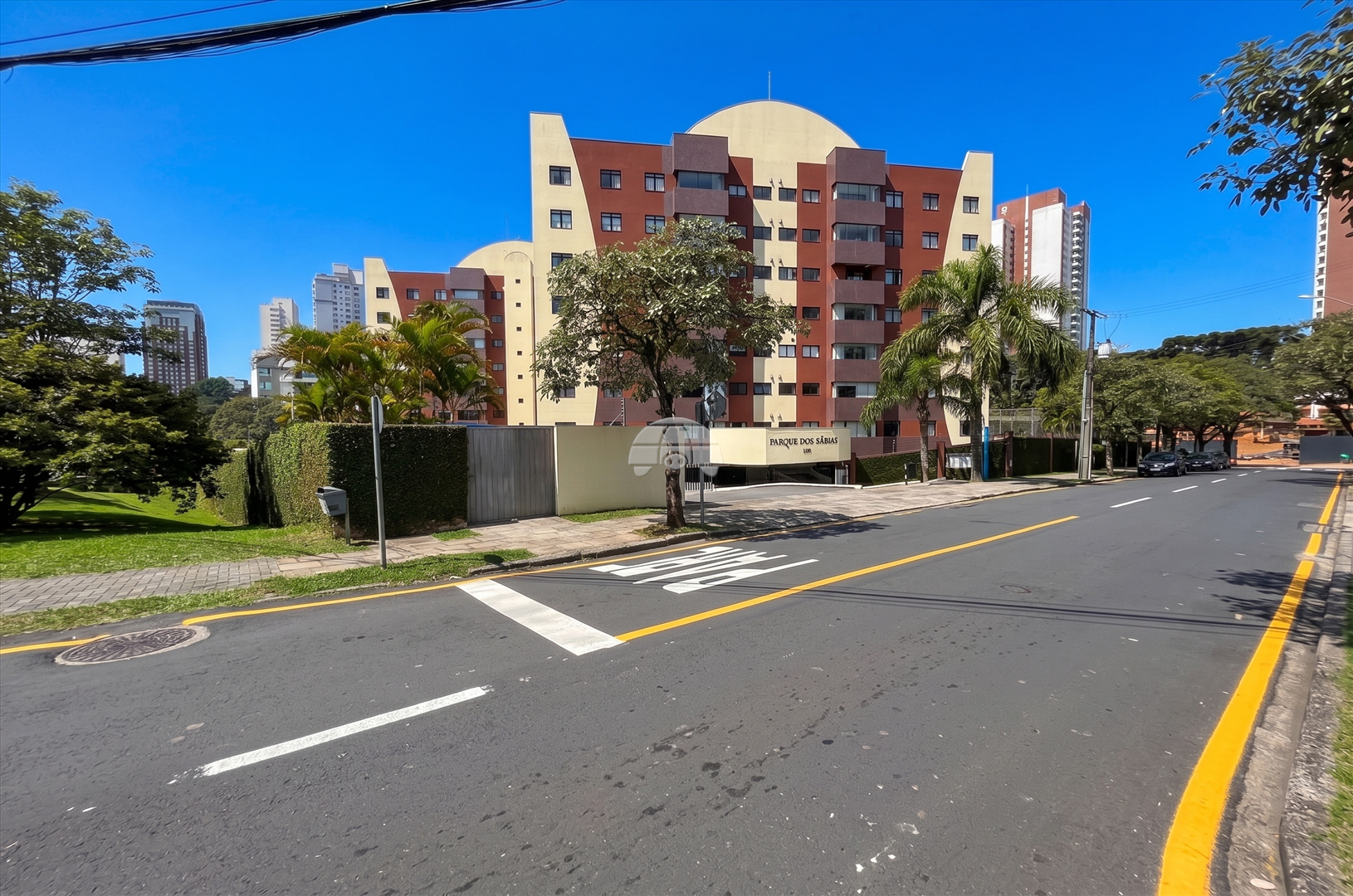 Apartamento para alugar em Campo Comprido, Curitiba — Imobiliária Razão