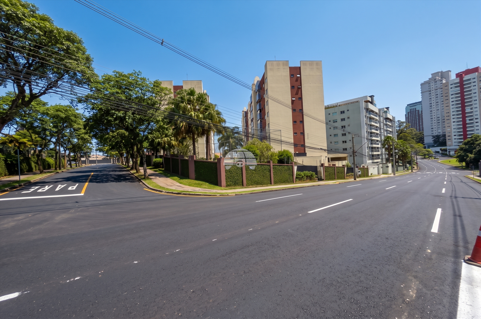 Apartamento para alugar em Campo Comprido, Curitiba — Imobiliária Razão
